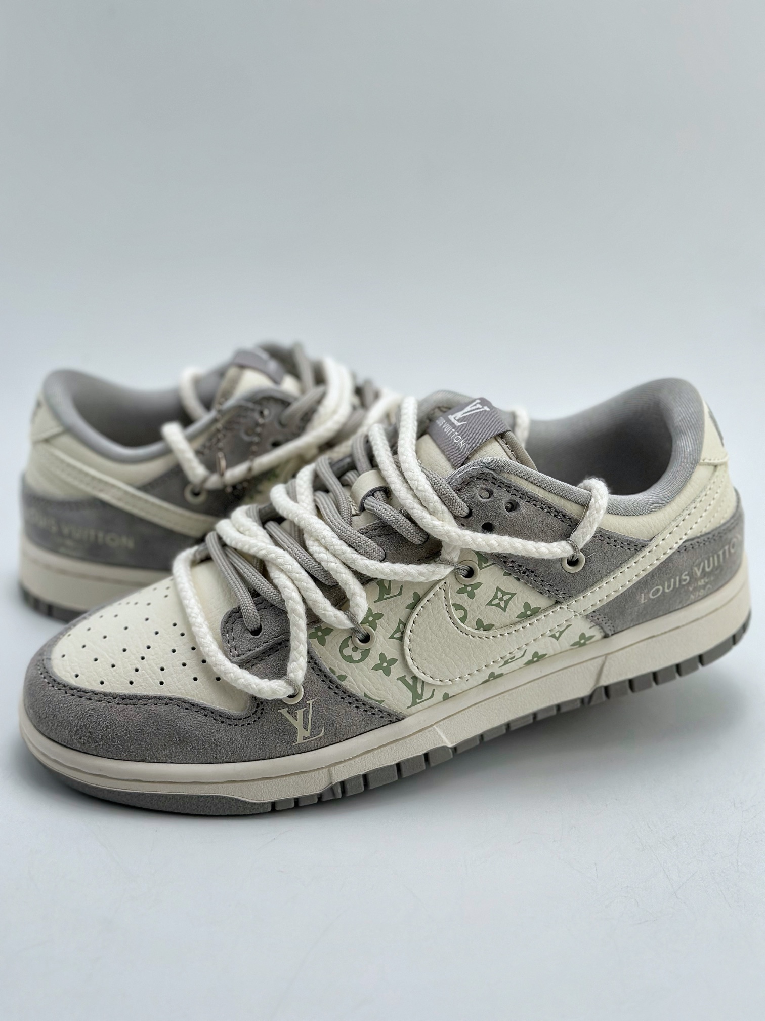 300 Nike SB Dunk Low x Louis Vuitton 白灰绑带 SJ2068-237