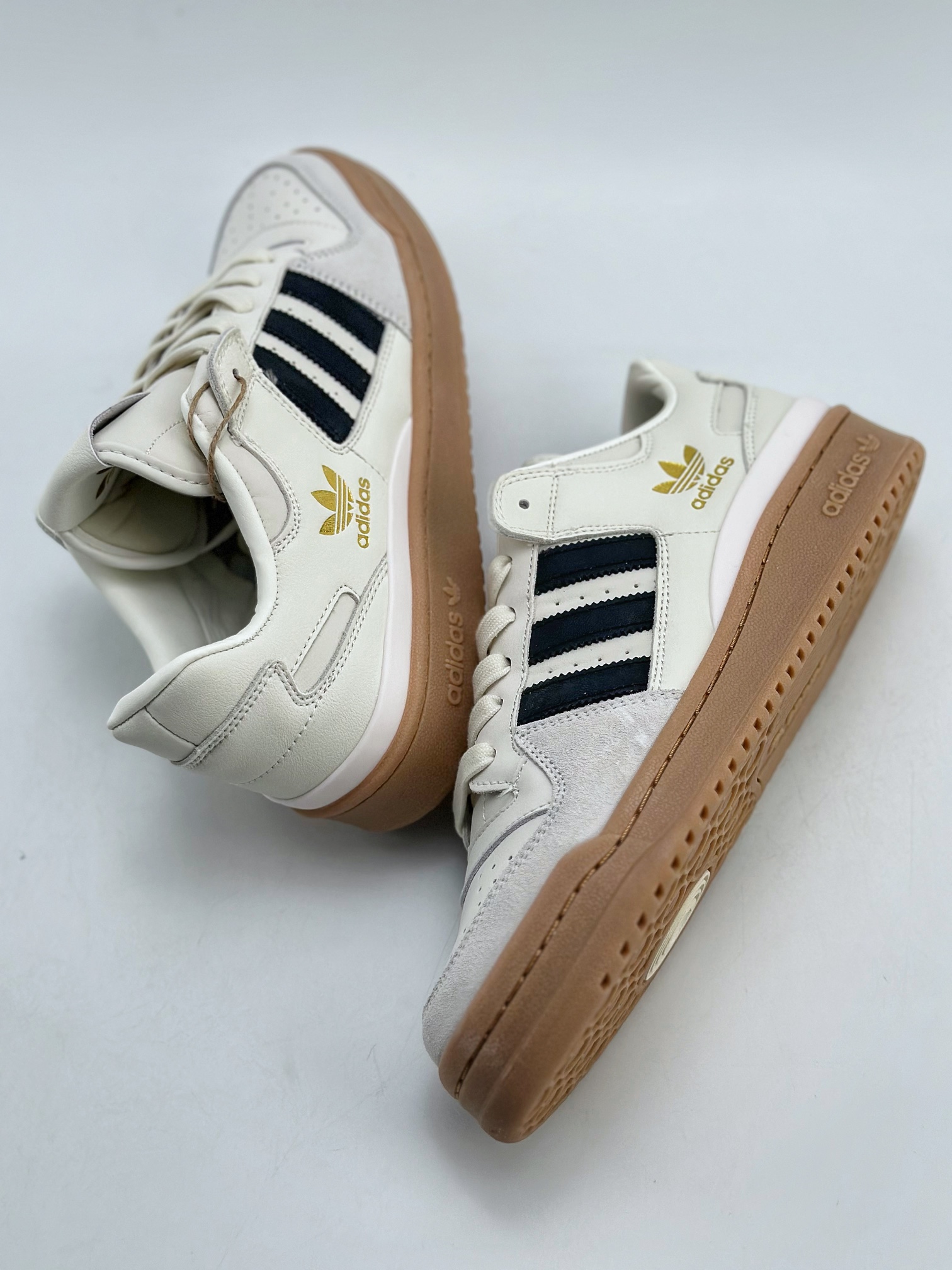 220 海外渠道版 原盒原标 Adidas Forum Low CL 三叶草低邦 经典魔术贴复古板鞋IG37696