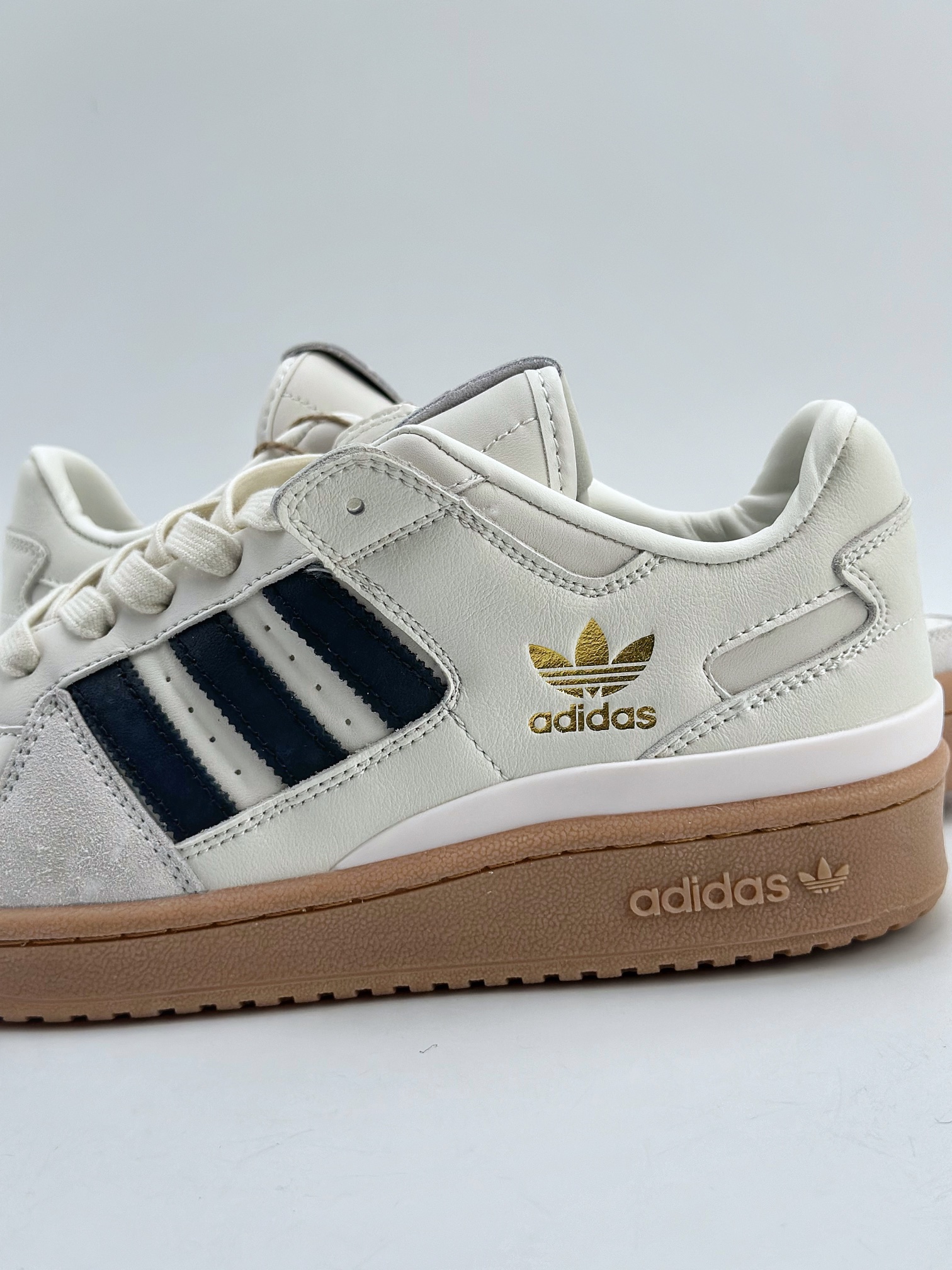 220 海外渠道版 原盒原标 Adidas Forum Low CL 三叶草低邦 经典魔术贴复古板鞋IG37696