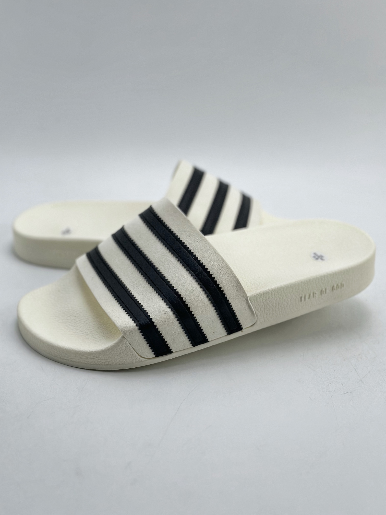 105 Adidas Originals Adilette Slide 50th Anniversary x FOG/Fear of God 洛杉矶街头奢牌 IH2272