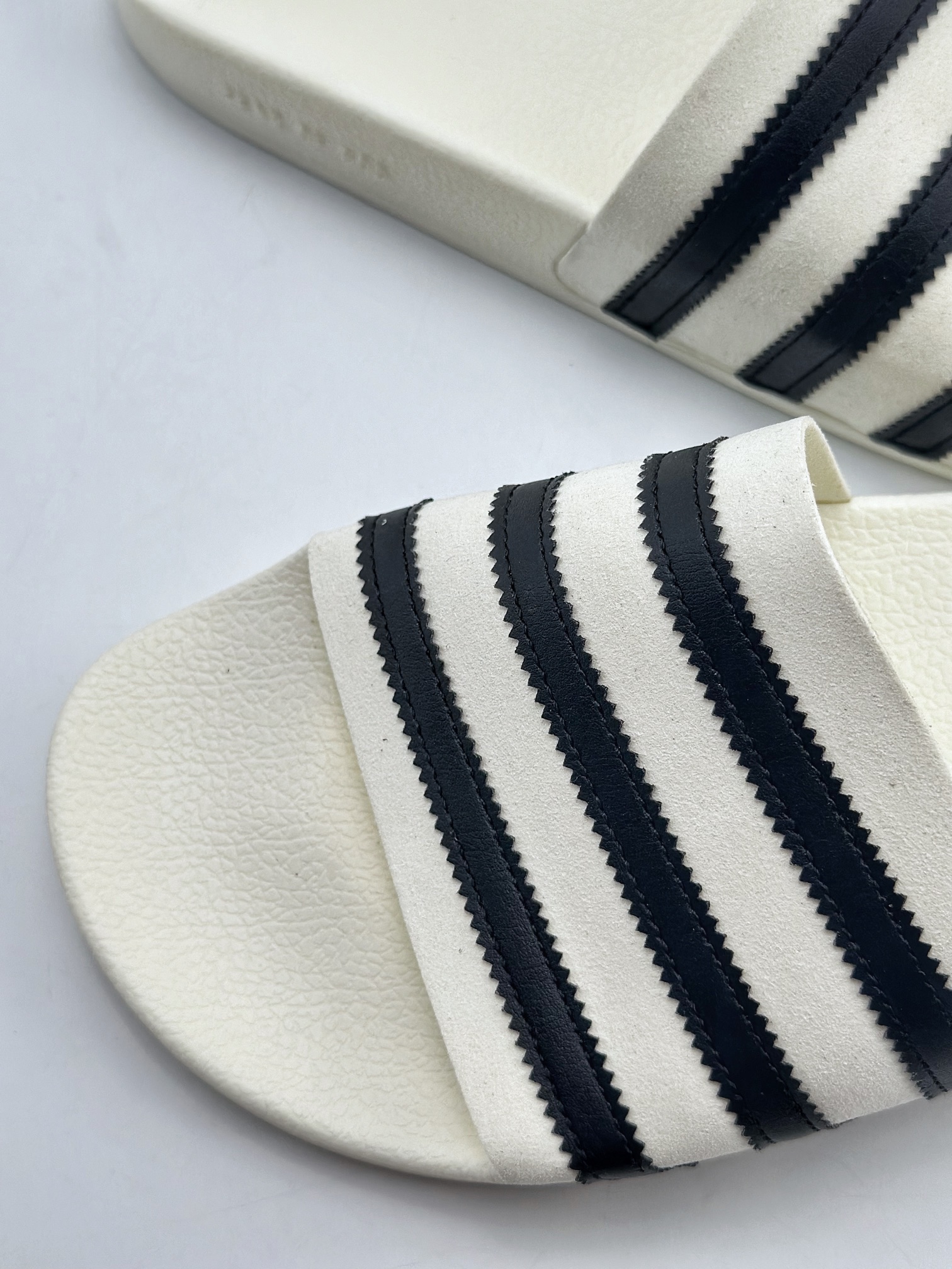 105 Adidas Originals Adilette Slide 50th Anniversary x FOG/Fear of God 洛杉矶街头奢牌 IH2272