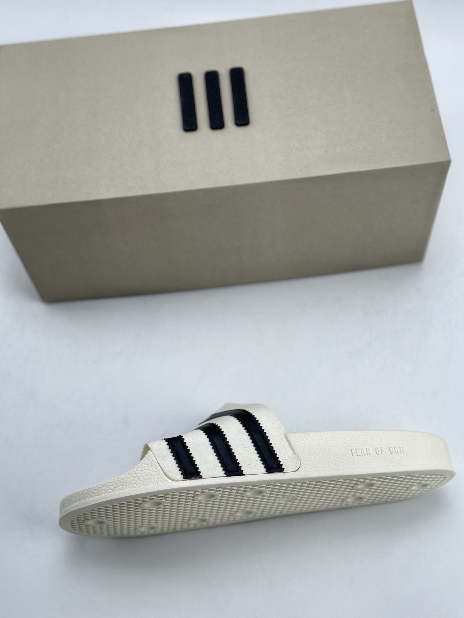 105 Adidas Originals Adilette Slide 50th Anniversary x FOG/Fear of God 洛杉矶街头奢牌 IH2272