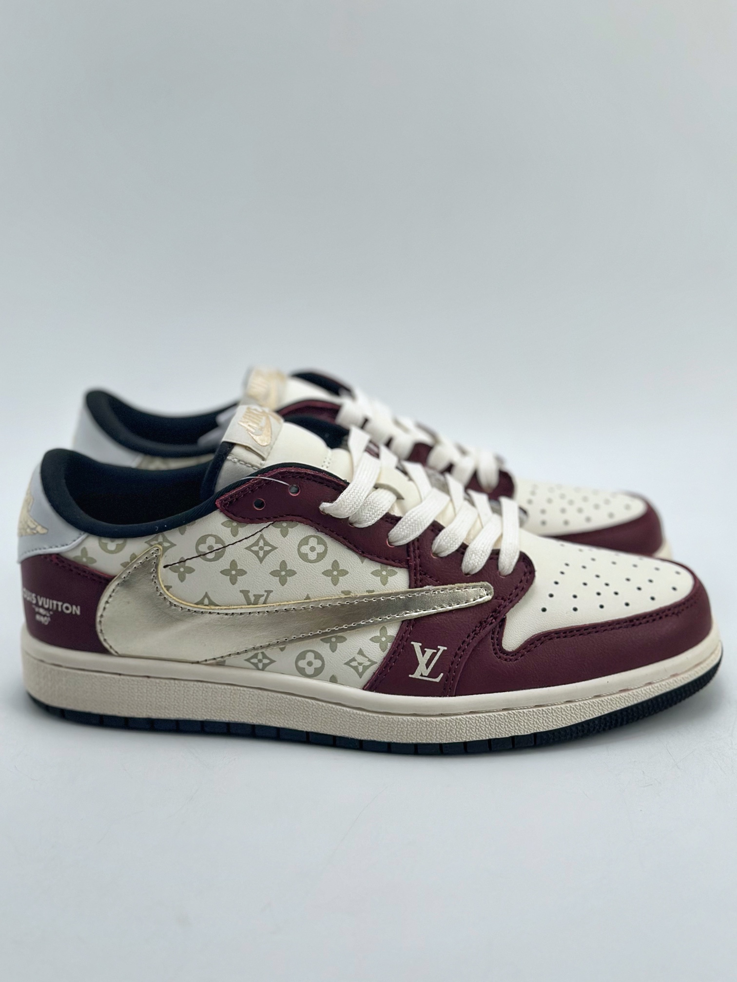 280 Travis Scott x Nike Air Jordan 1 Low x Louis Vuitton Air Jordan 1 Low 龙年限定倒钩 LX1988-400