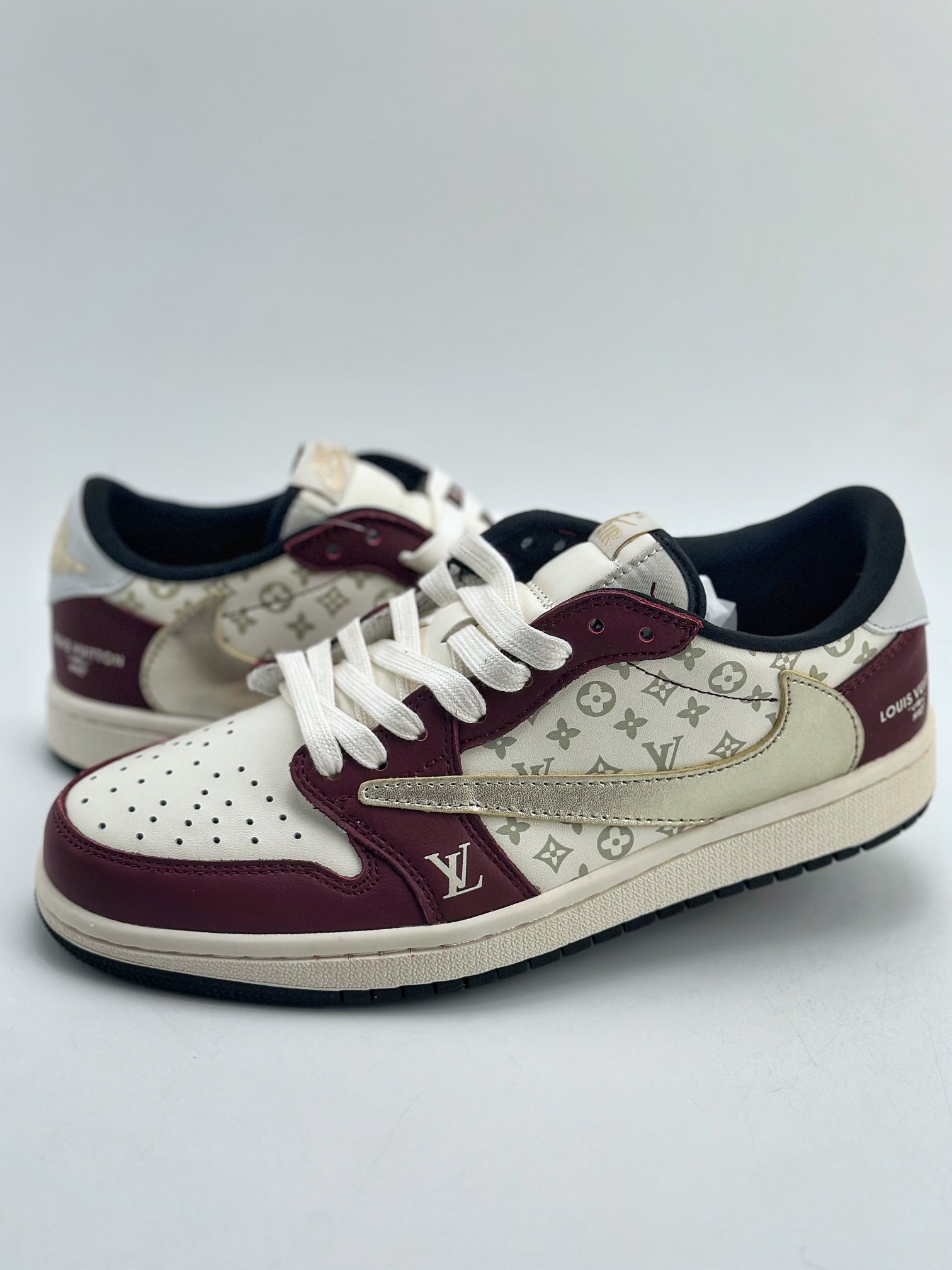 280 Travis Scott x Nike Air Jordan 1 Low x Louis Vuitton Air Jordan 1 Low 龙年限定倒钩 LX1988-400