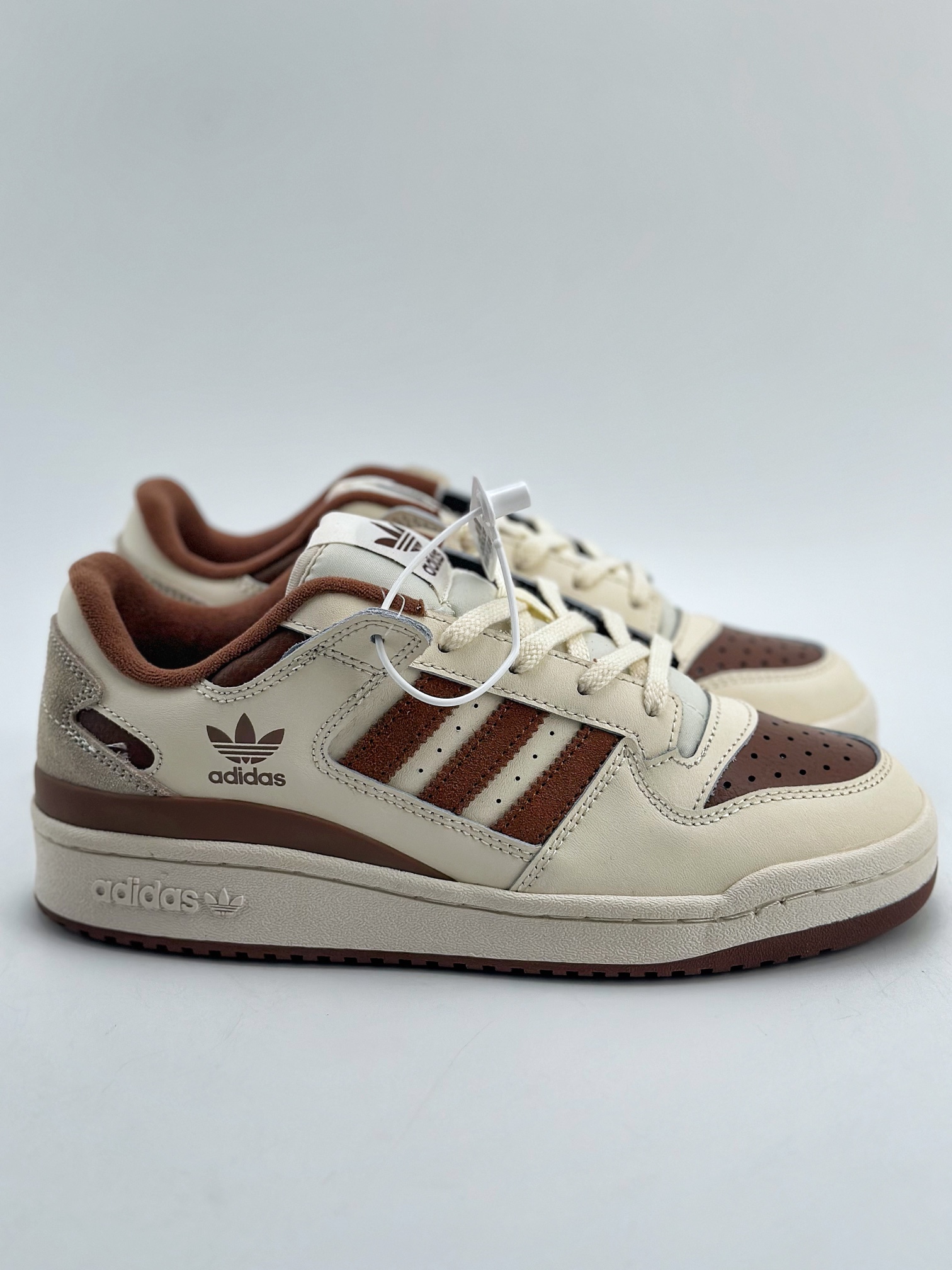 240 海外渠道版 原盒原标 Adidas Forum Low CL 三叶草低邦板鞋  IG3900