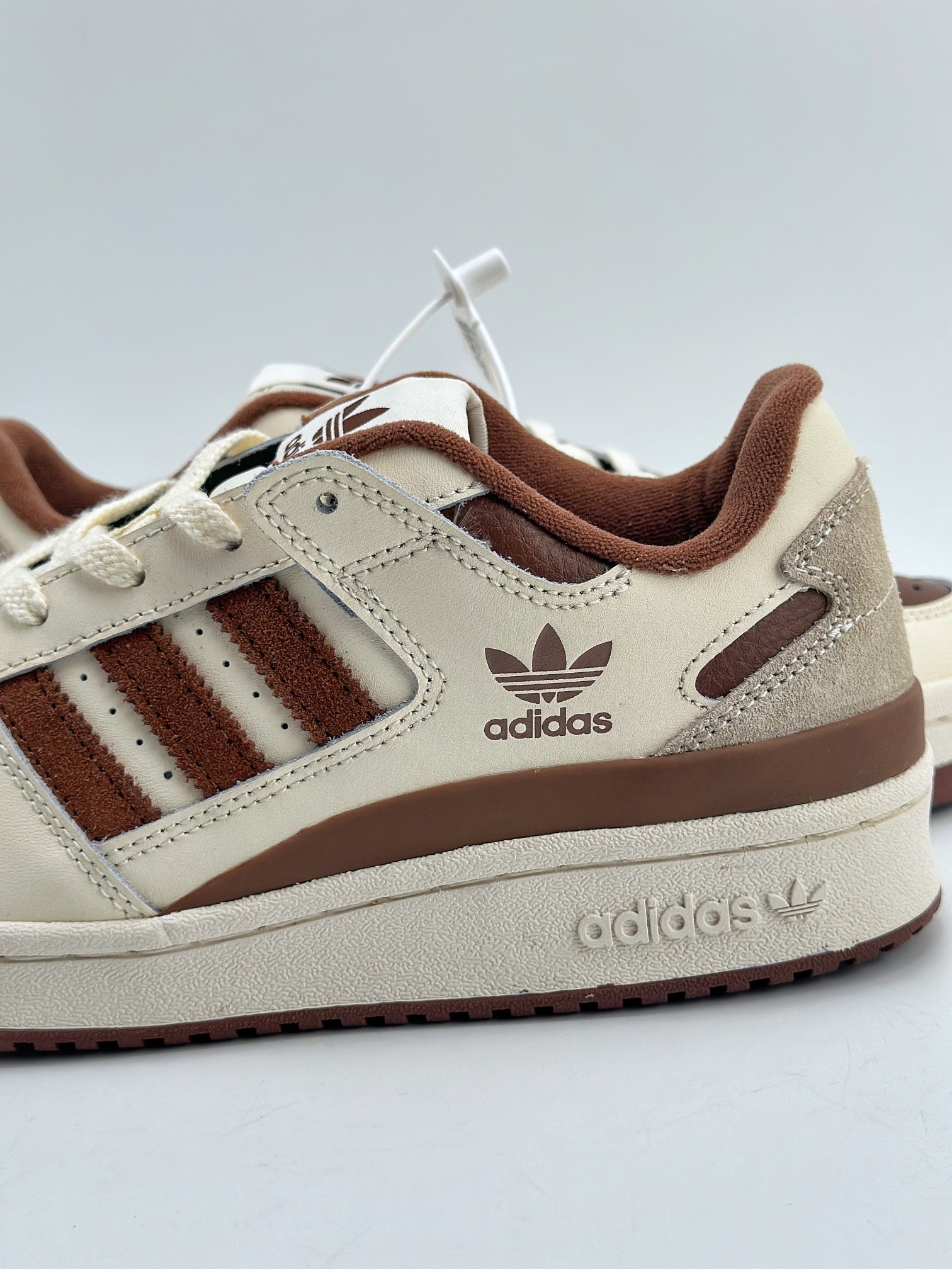 240 海外渠道版 原盒原标 Adidas Forum Low CL 三叶草低邦板鞋  IG3900