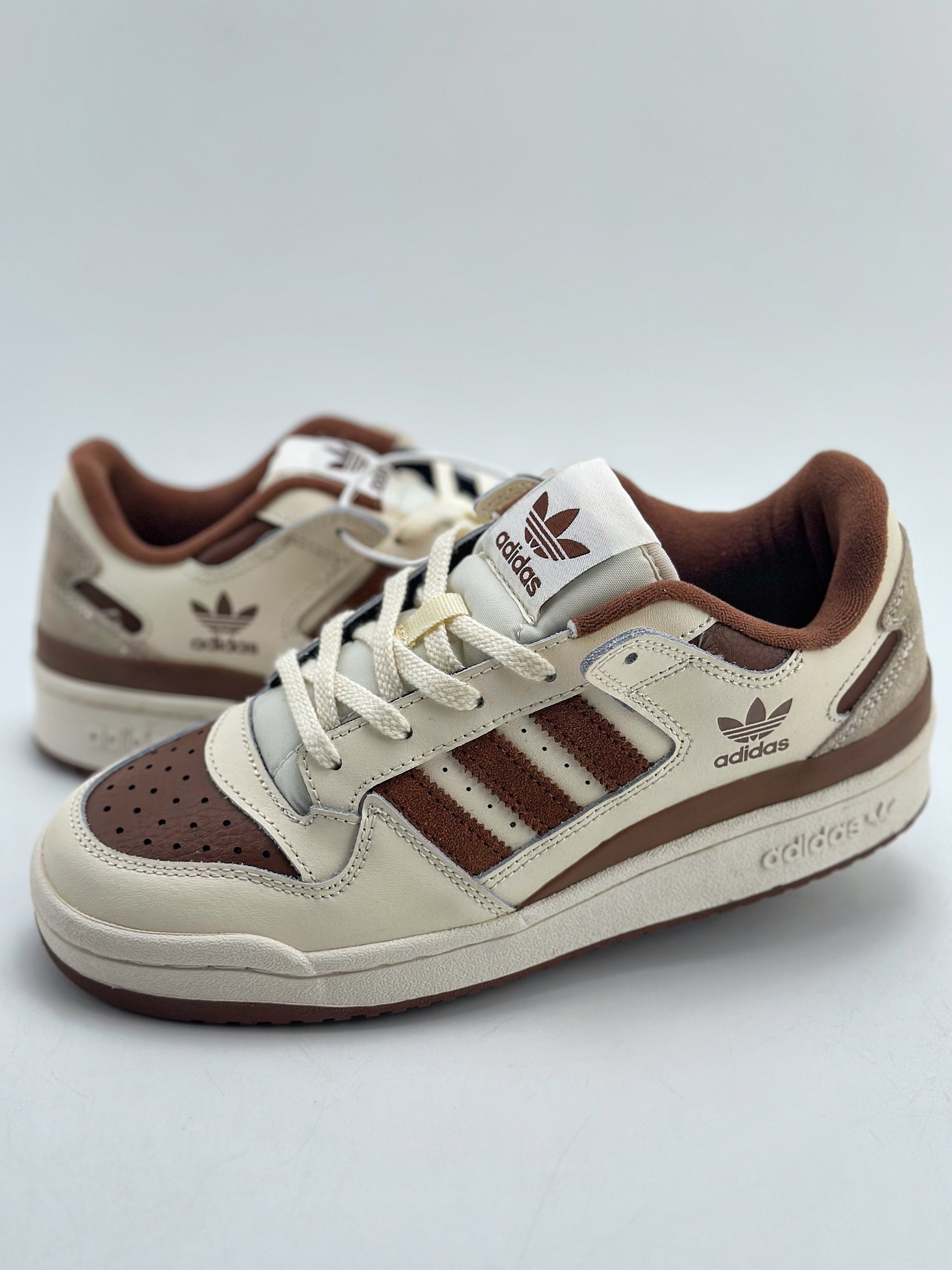 240 海外渠道版 原盒原标 Adidas Forum Low CL 三叶草低邦板鞋  IG3900