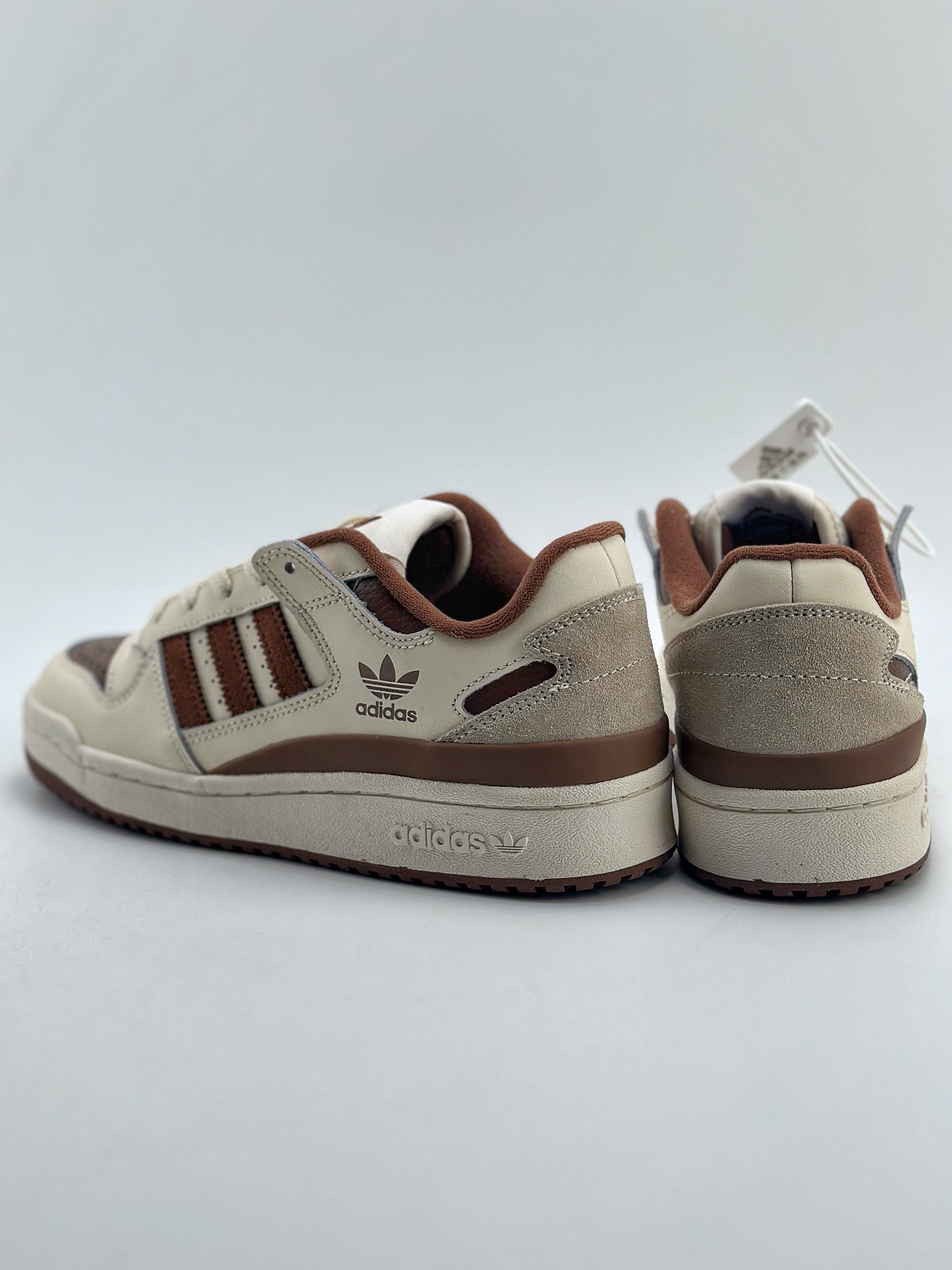 240 海外渠道版 原盒原标 Adidas Forum Low CL 三叶草低邦板鞋  IG3900