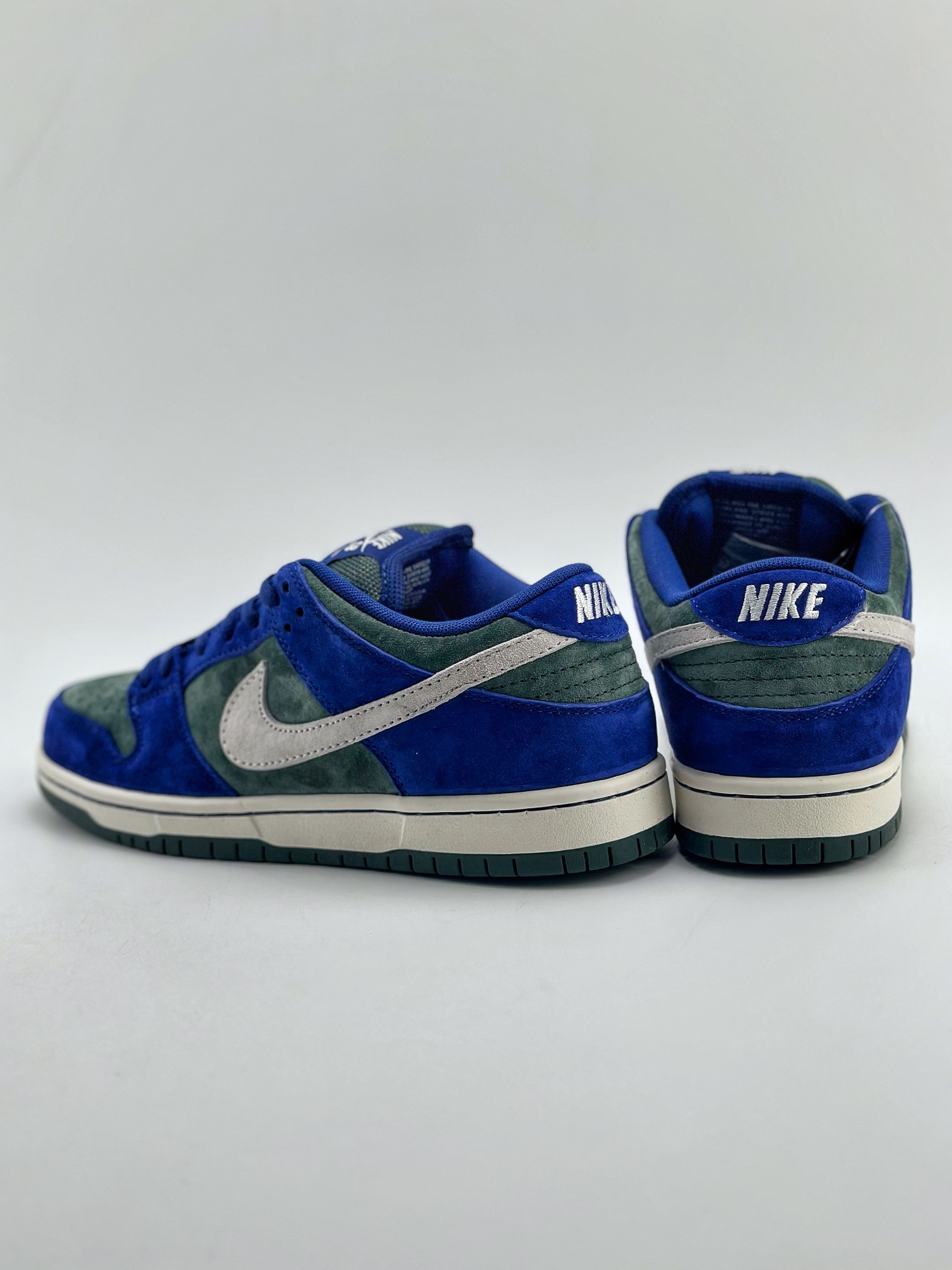 210 NIKE SB Dunk Low "Deep Royal Blue" 绿蓝白 HF3704-400