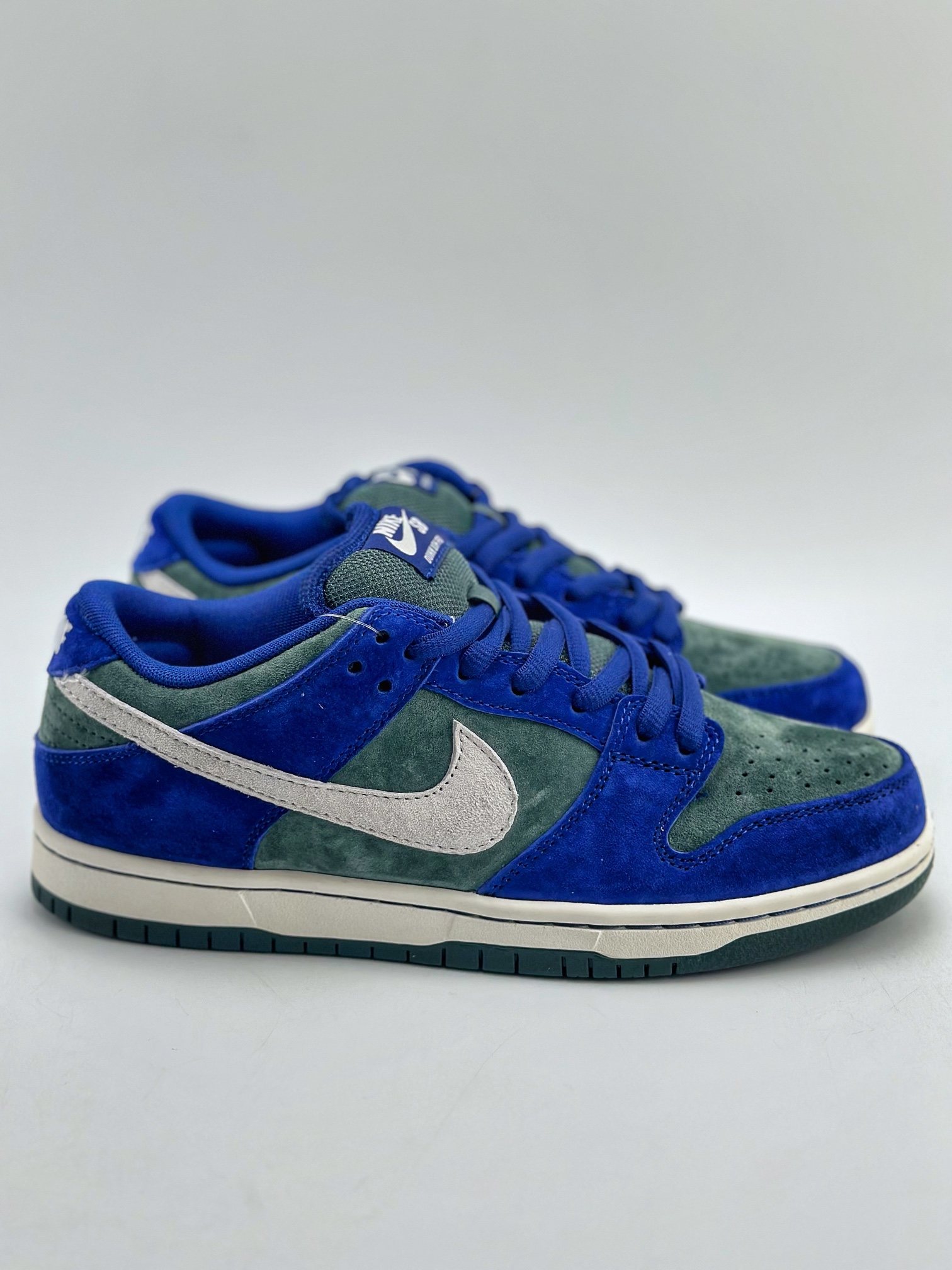 210 NIKE SB Dunk Low "Deep Royal Blue" 绿蓝白 HF3704-400