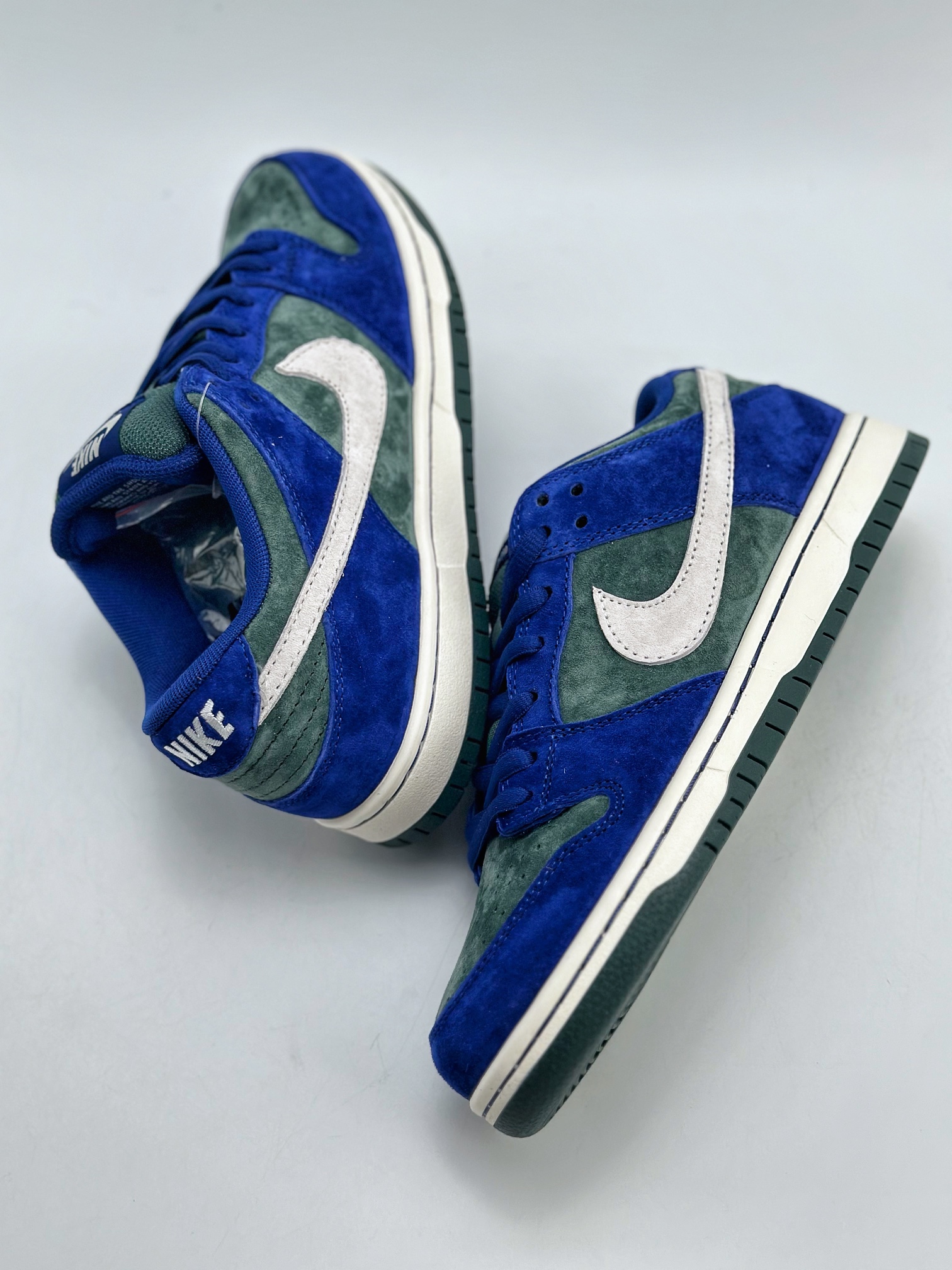 210 NIKE SB Dunk Low "Deep Royal Blue" 绿蓝白 HF3704-400