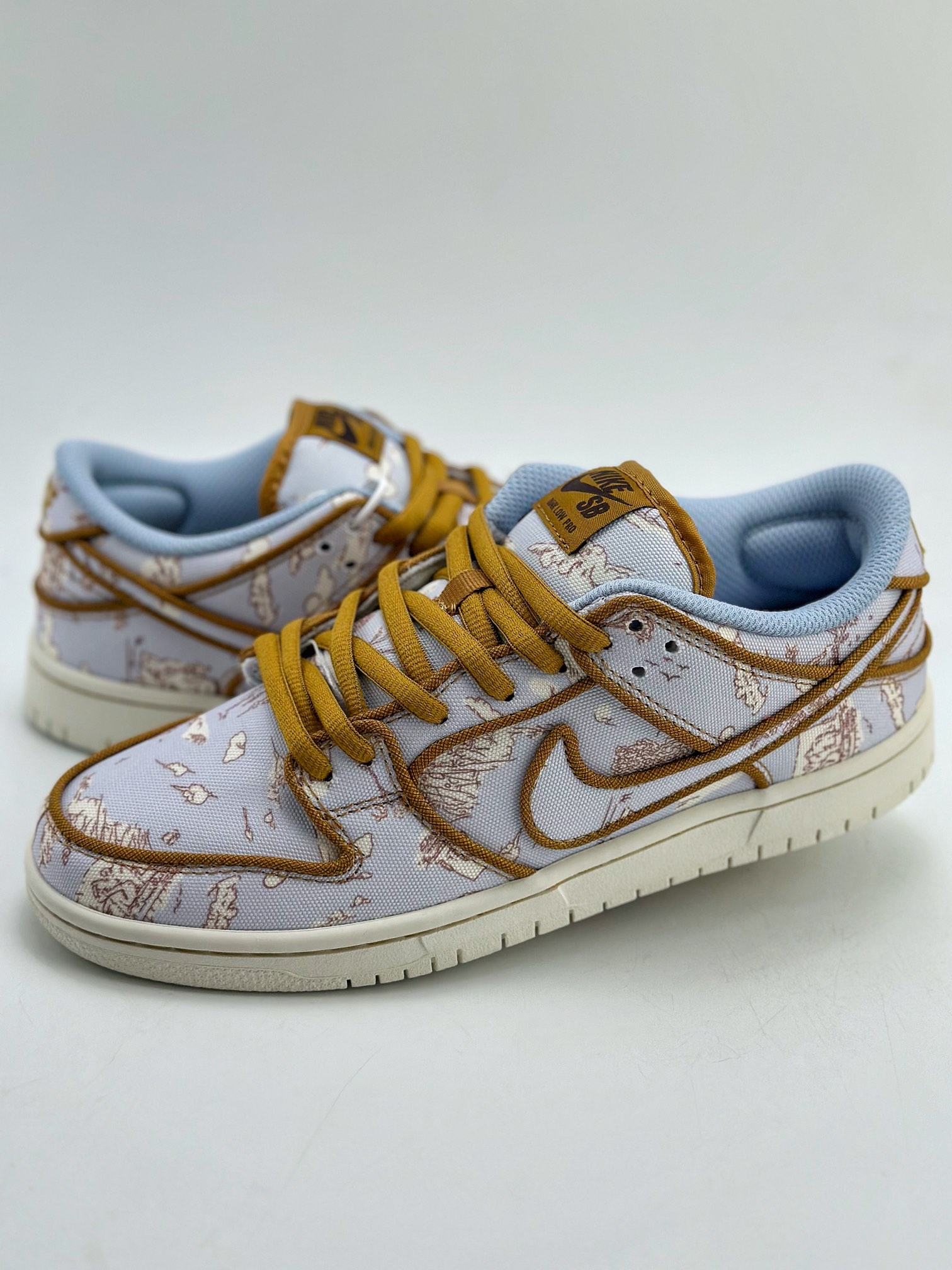 220 NIKE SB Dunk Low 灰棕 FN5880-001