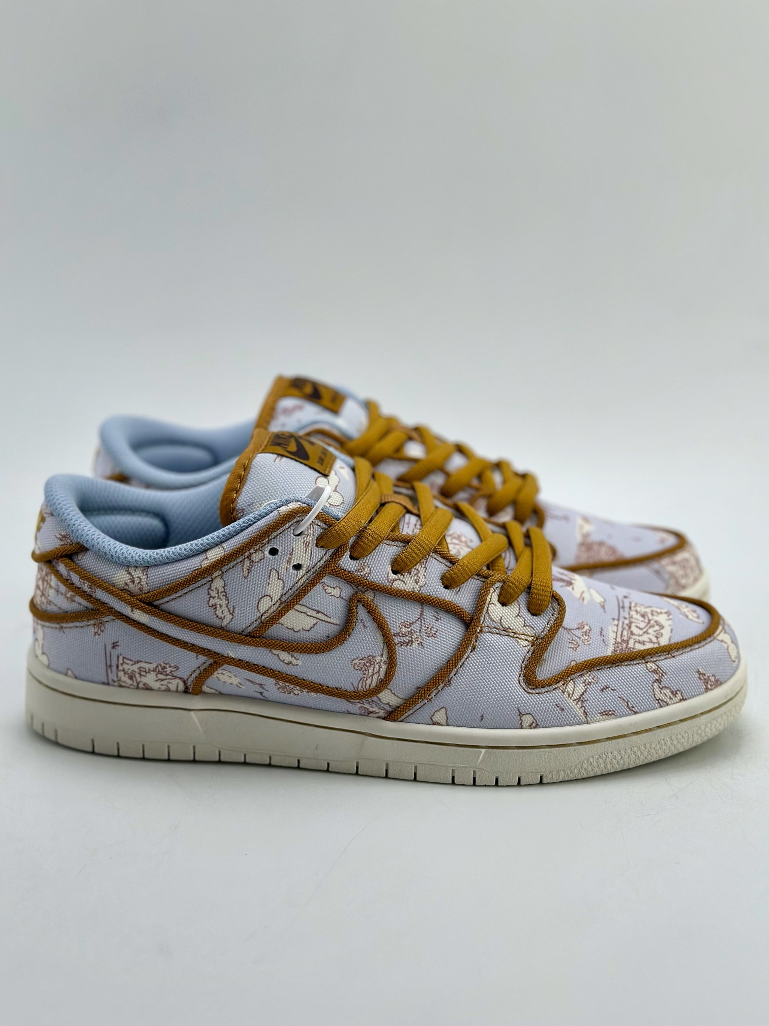 220 NIKE SB Dunk Low 灰棕 FN5880-001