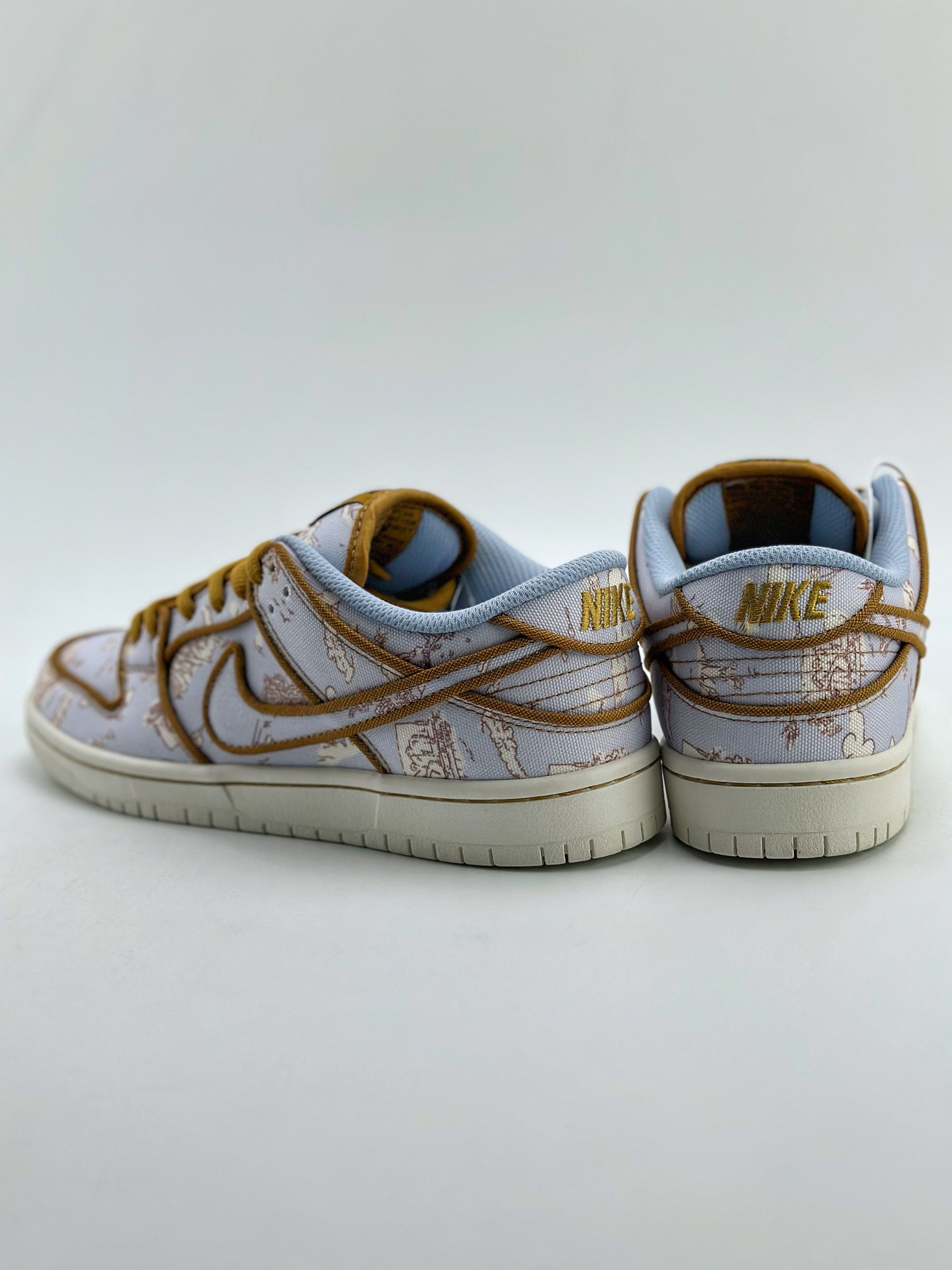 220 NIKE SB Dunk Low 灰棕 FN5880-001