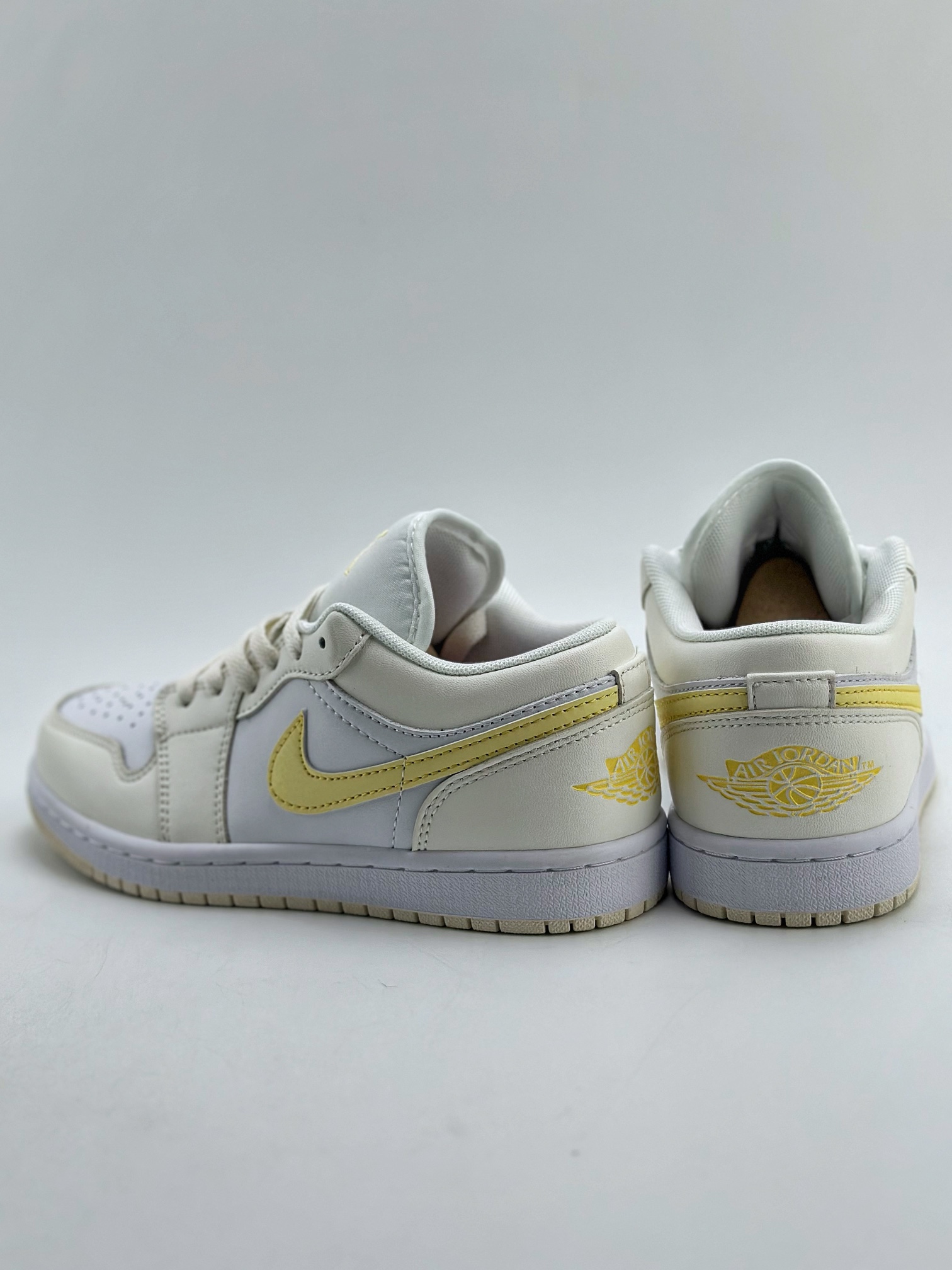 200 Air Jordan 1 Retro Low 白黄  FV8486-181