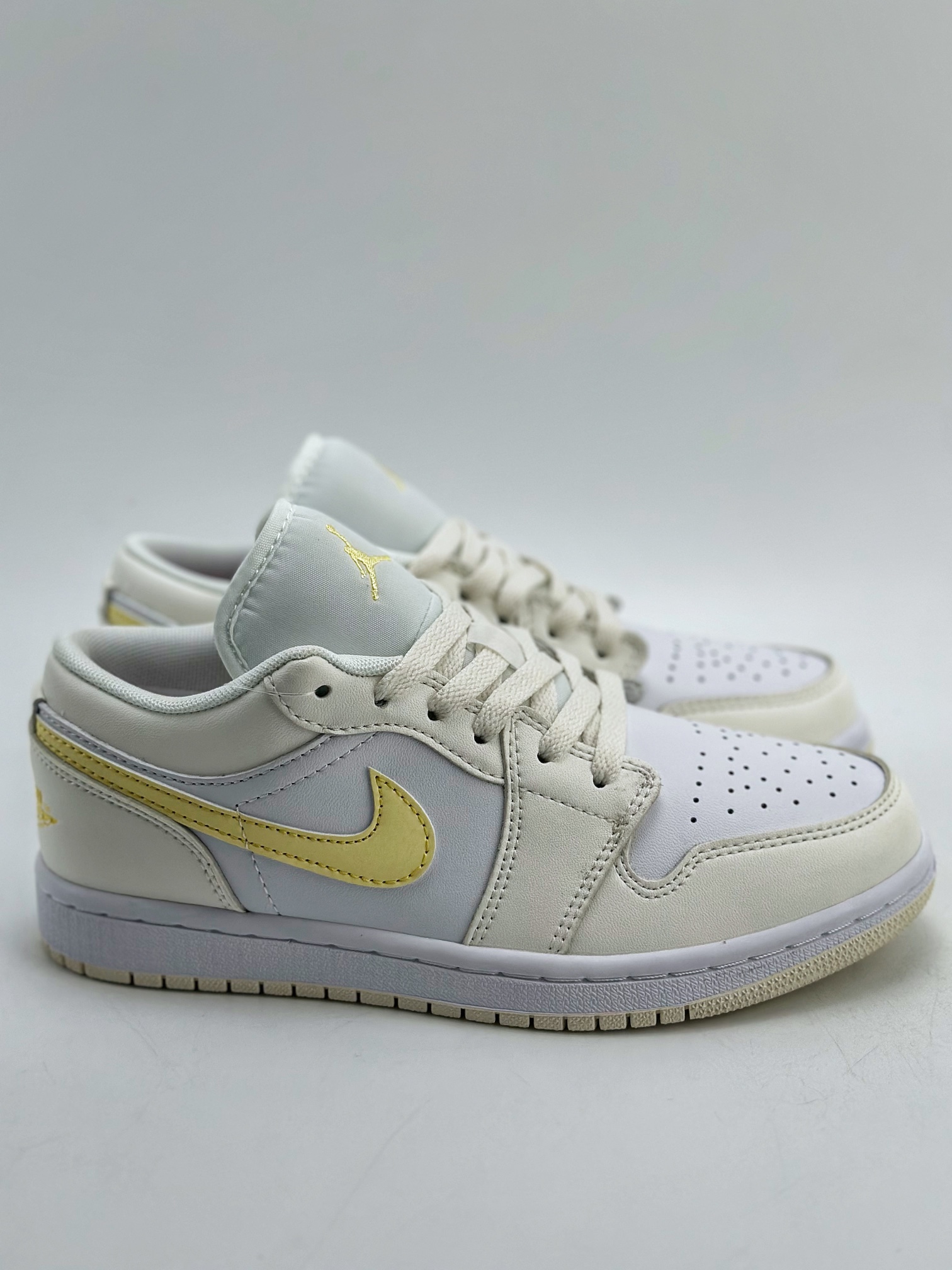 200 Air Jordan 1 Retro Low 白黄  FV8486-181