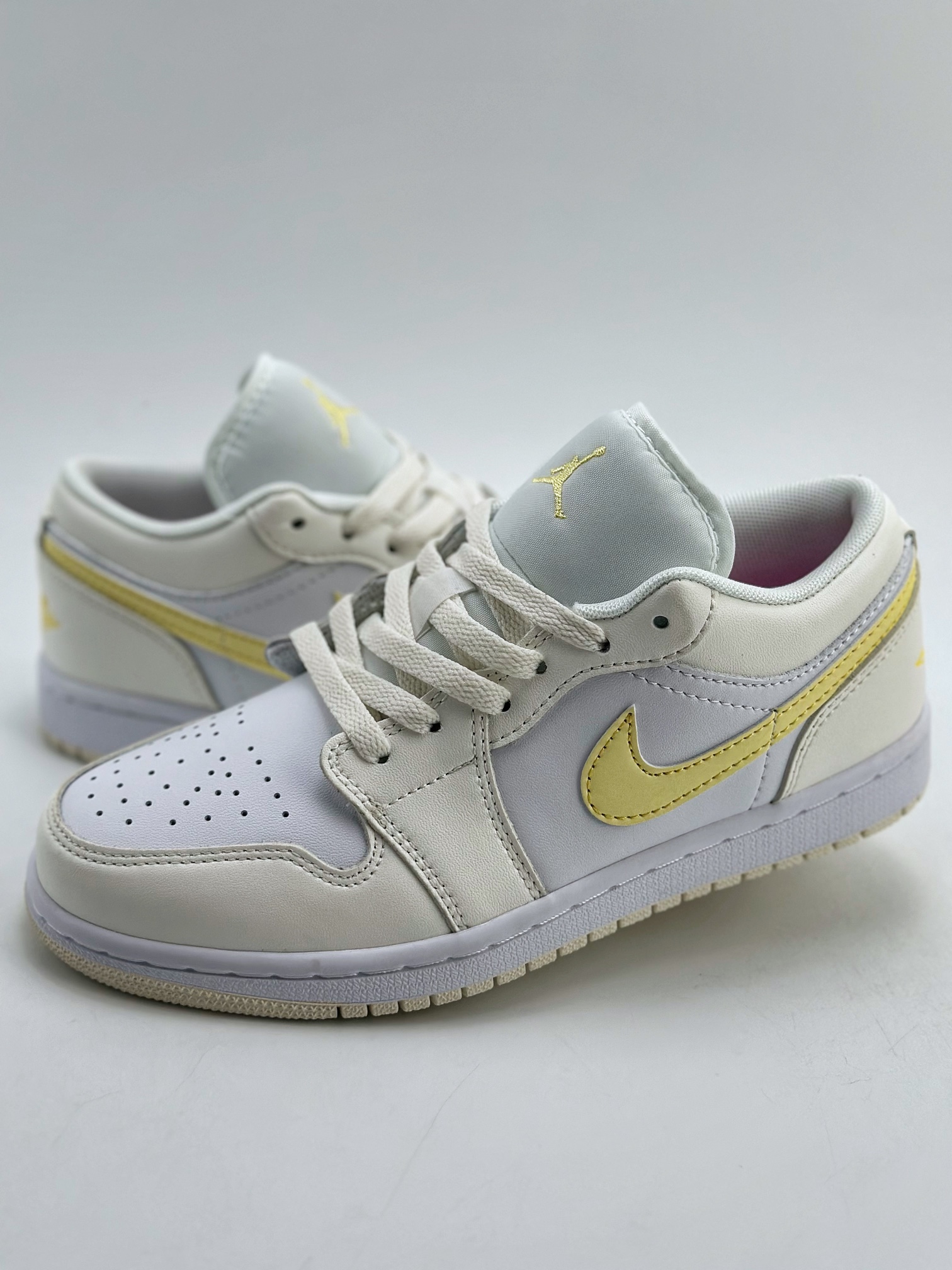 200 Air Jordan 1 Retro Low 白黄  FV8486-181