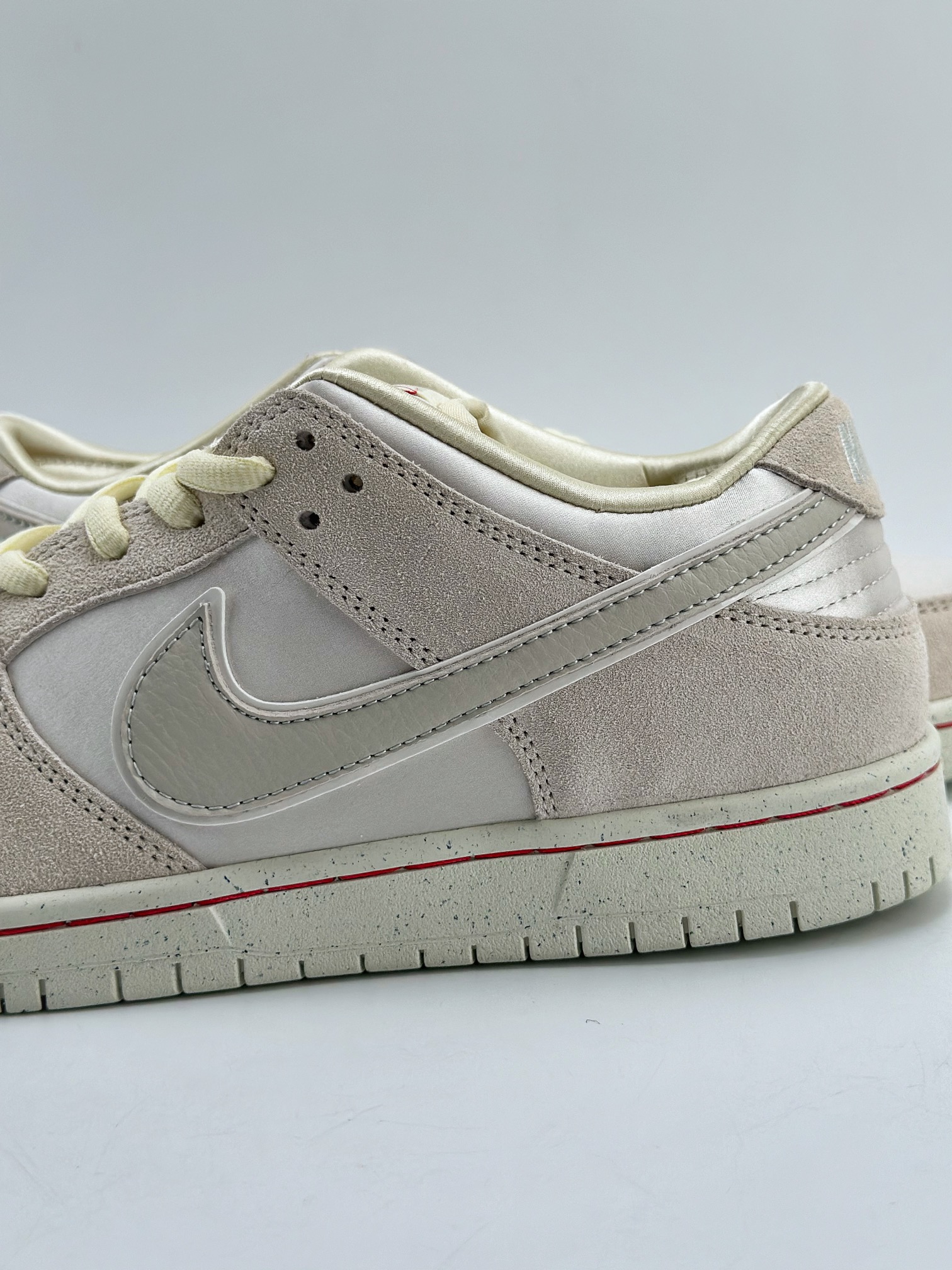 210 NIKE SB Dunk Low Pro "Love Found" 爱之城 FZ5654-100