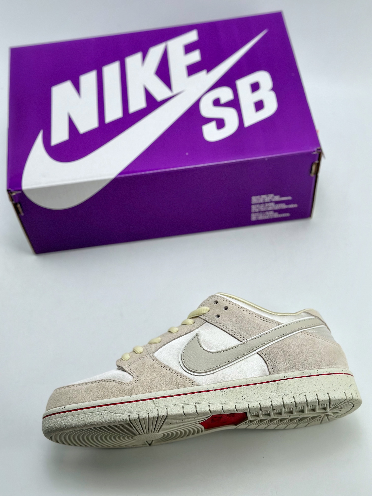 210 NIKE SB Dunk Low Pro "Love Found" 爱之城 FZ5654-100