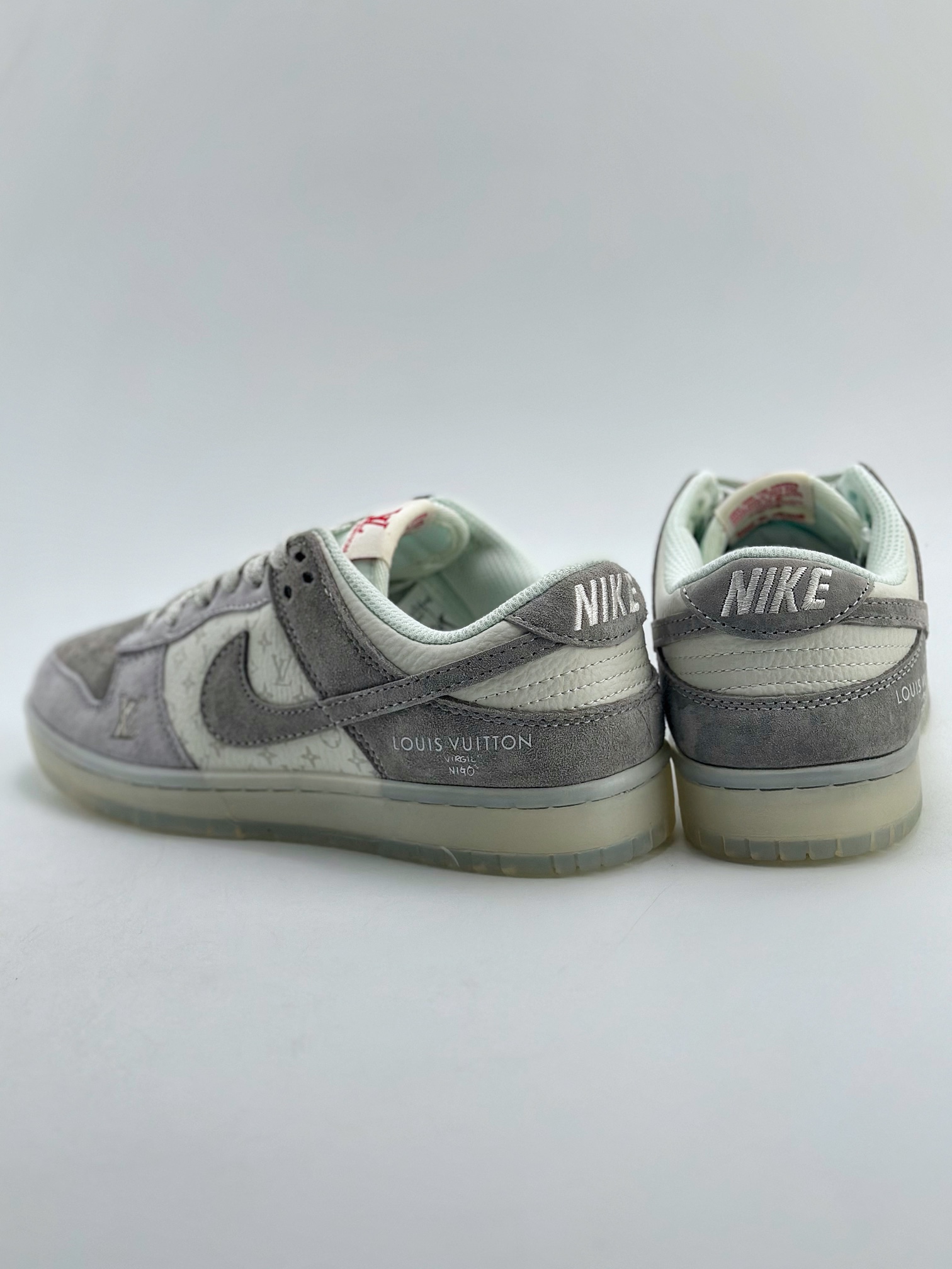 280 Nike SB Dunk Low x Louis Vuitton 白灰印花 CR8033-503