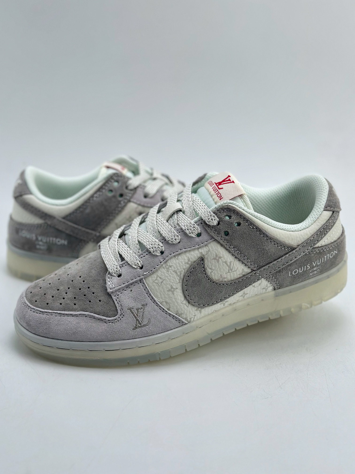 280 Nike SB Dunk Low x Louis Vuitton 白灰印花 CR8033-503