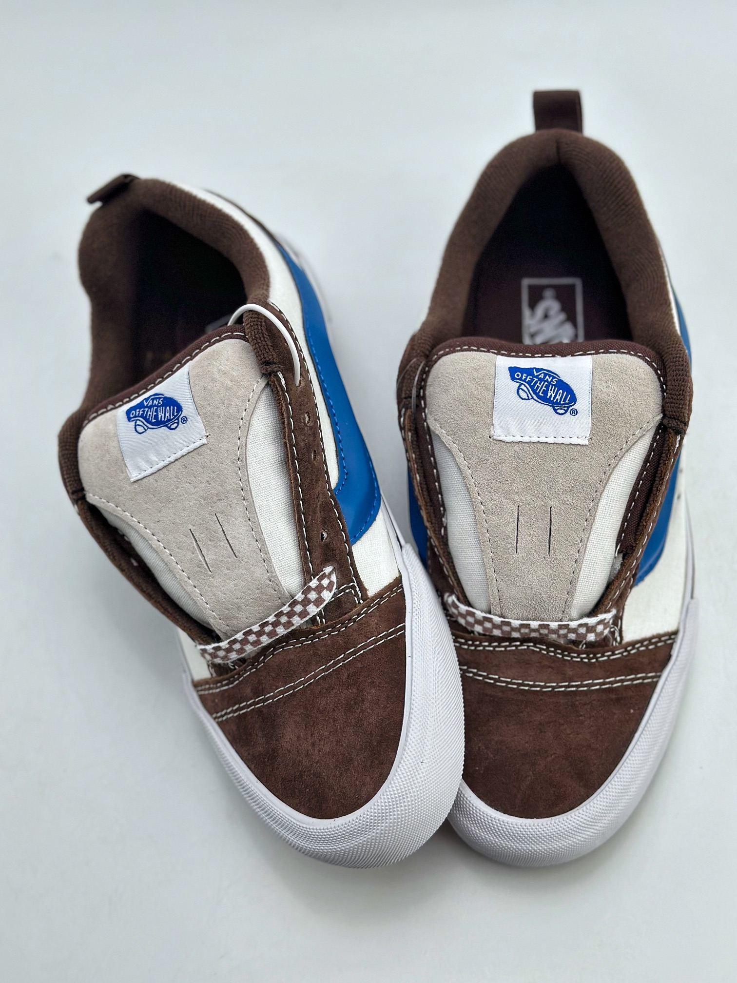 140 Vans Classics Knu Skool 厚鞋舌面包鞋 棋盘格鞋带 V