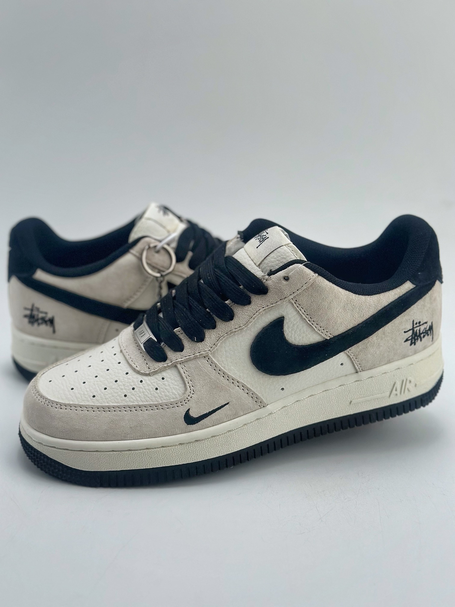 260 Nike Air Force 1 Low 07 x Stussy 斯图西 米灰黑 HD1968-012