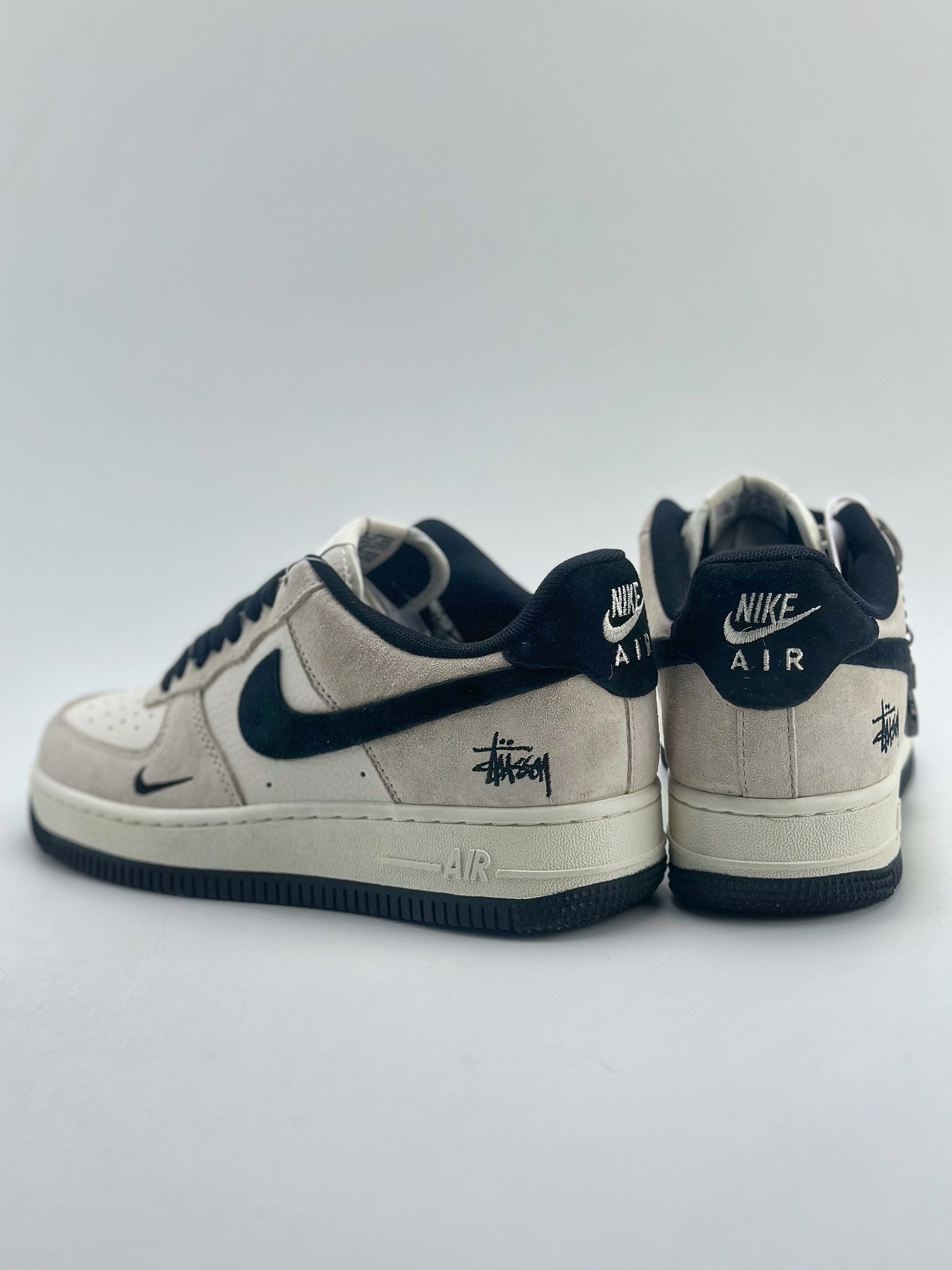 260 Nike Air Force 1 Low 07 x Stussy 斯图西 米灰黑 HD1968-012