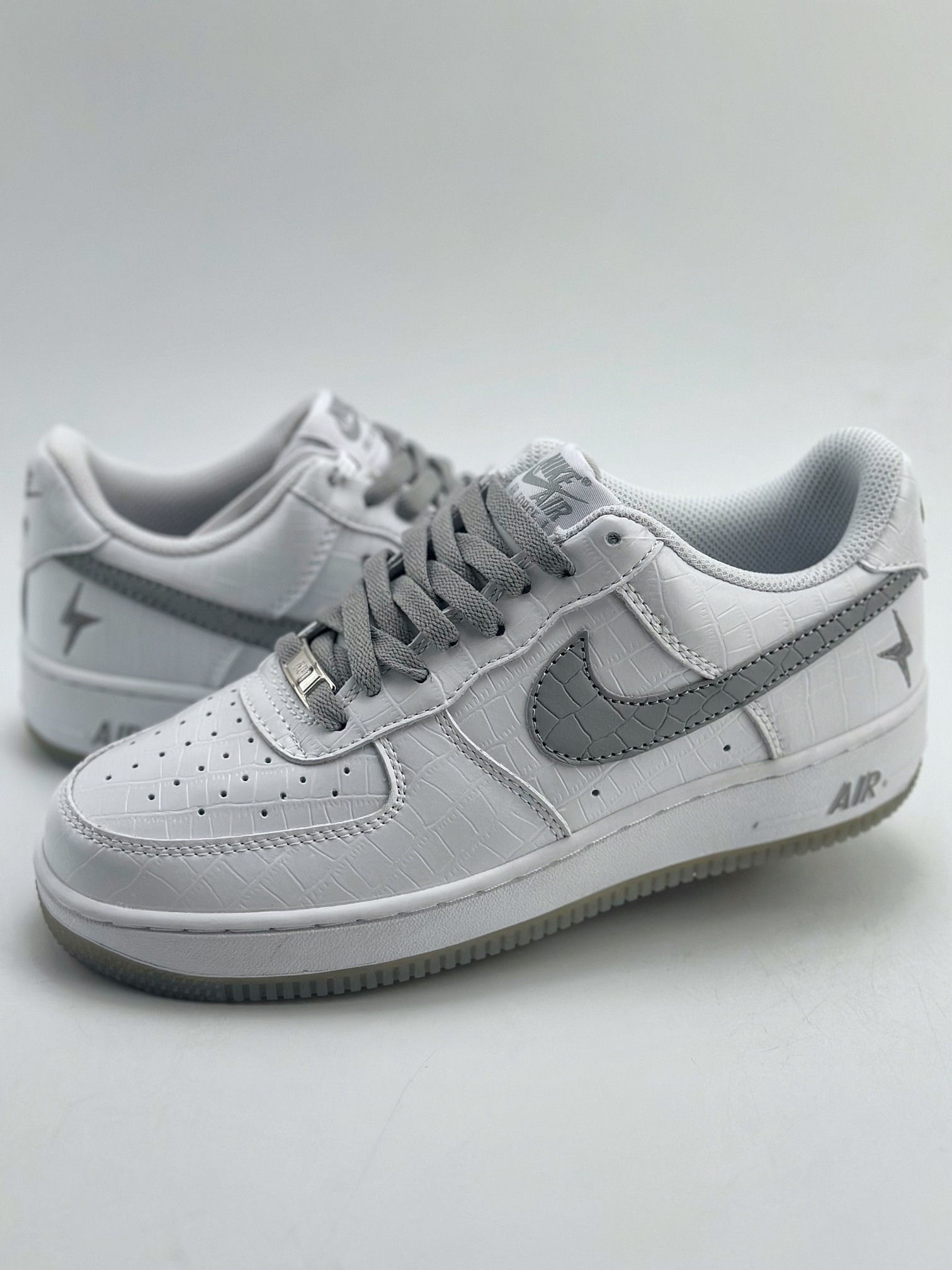 200 Nike Air Force 1 Low 07 白灰鳄鱼裂纹 DD0614-333