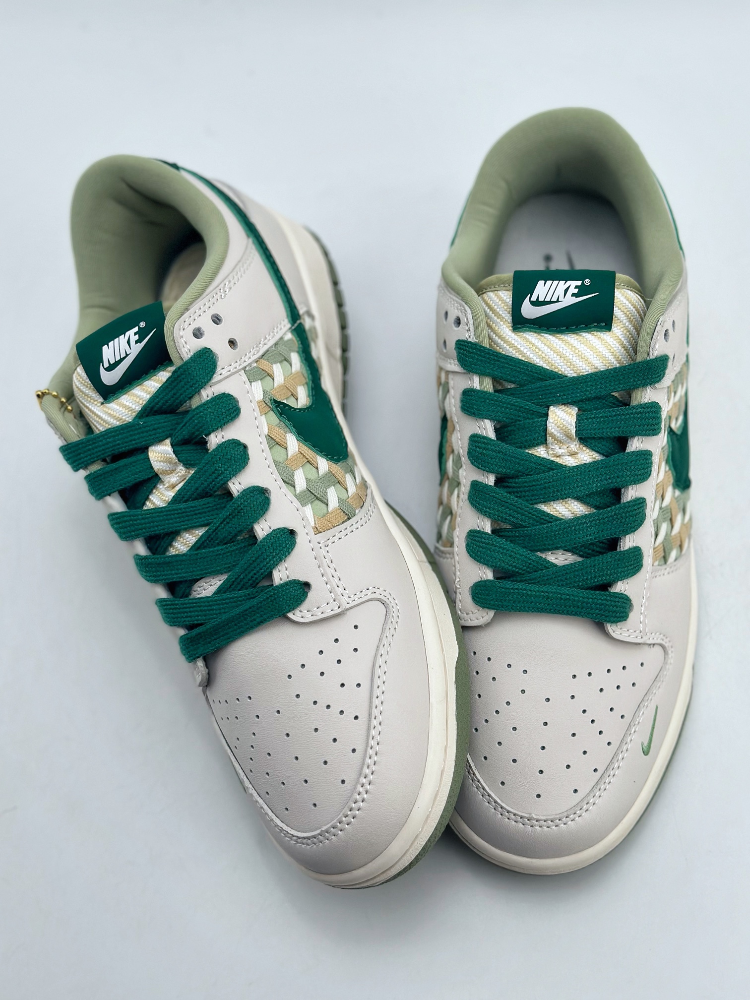 280 Nike SB Dunk Low x Undefeated 白绿小勾 DQ1098-359