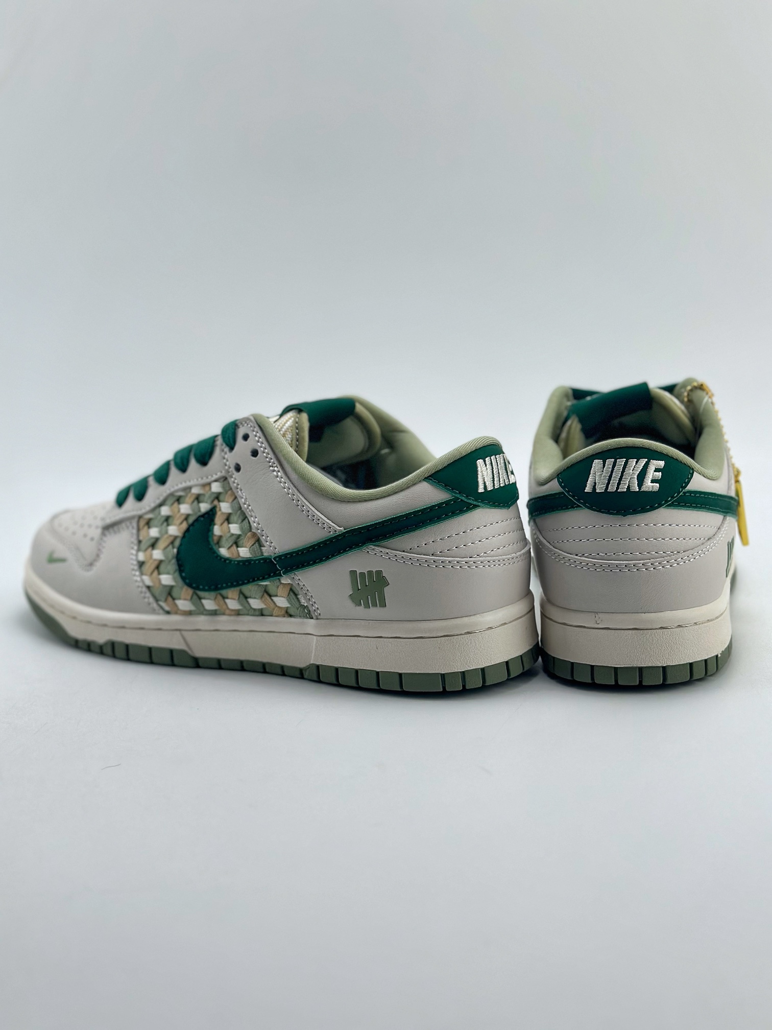 280 Nike SB Dunk Low x Undefeated 白绿小勾 DQ1098-359