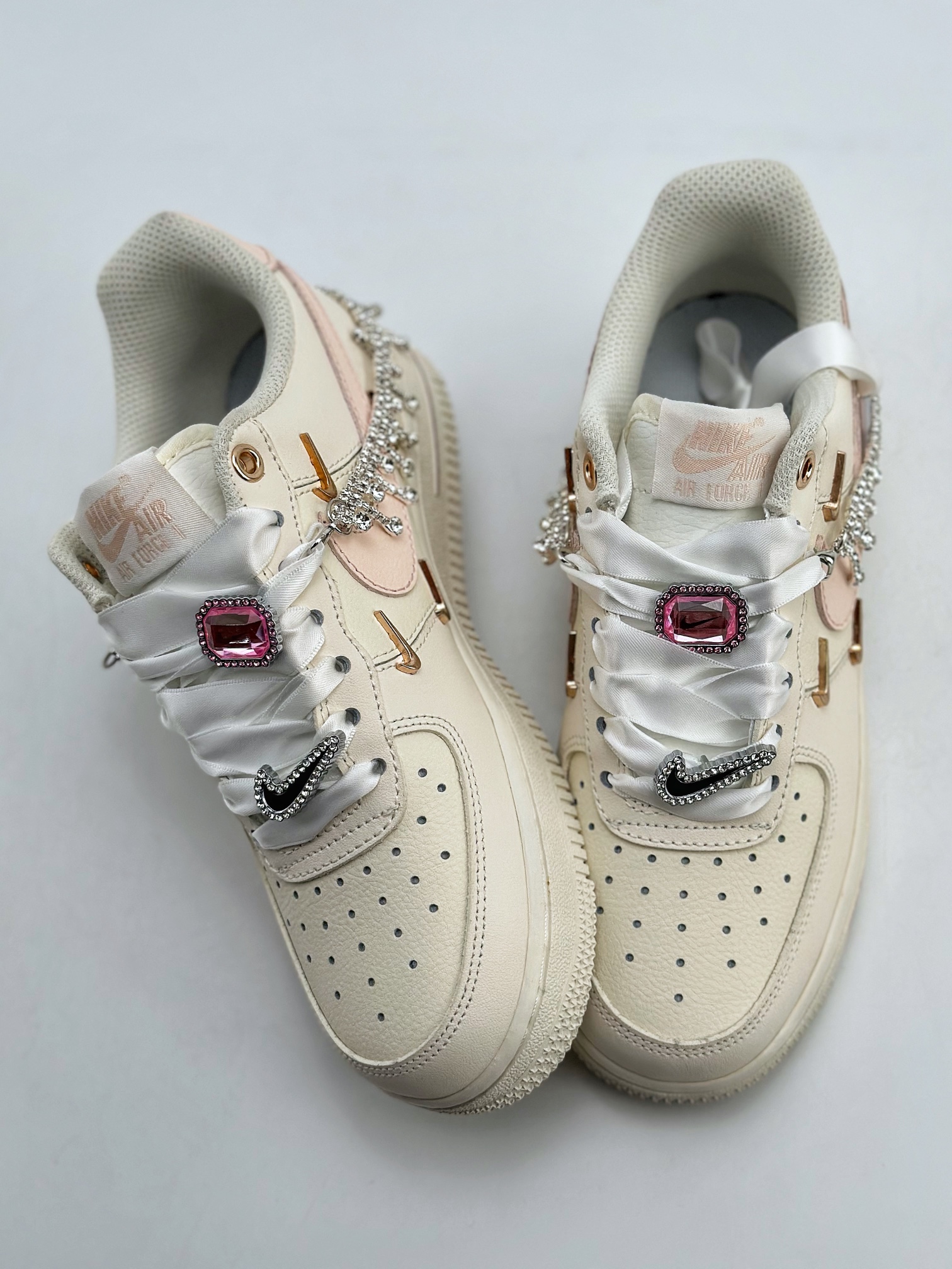 260 Nike Air Force 1 Low 07 可拆卸钻石链条 浪漫邂逅 FV1122-333