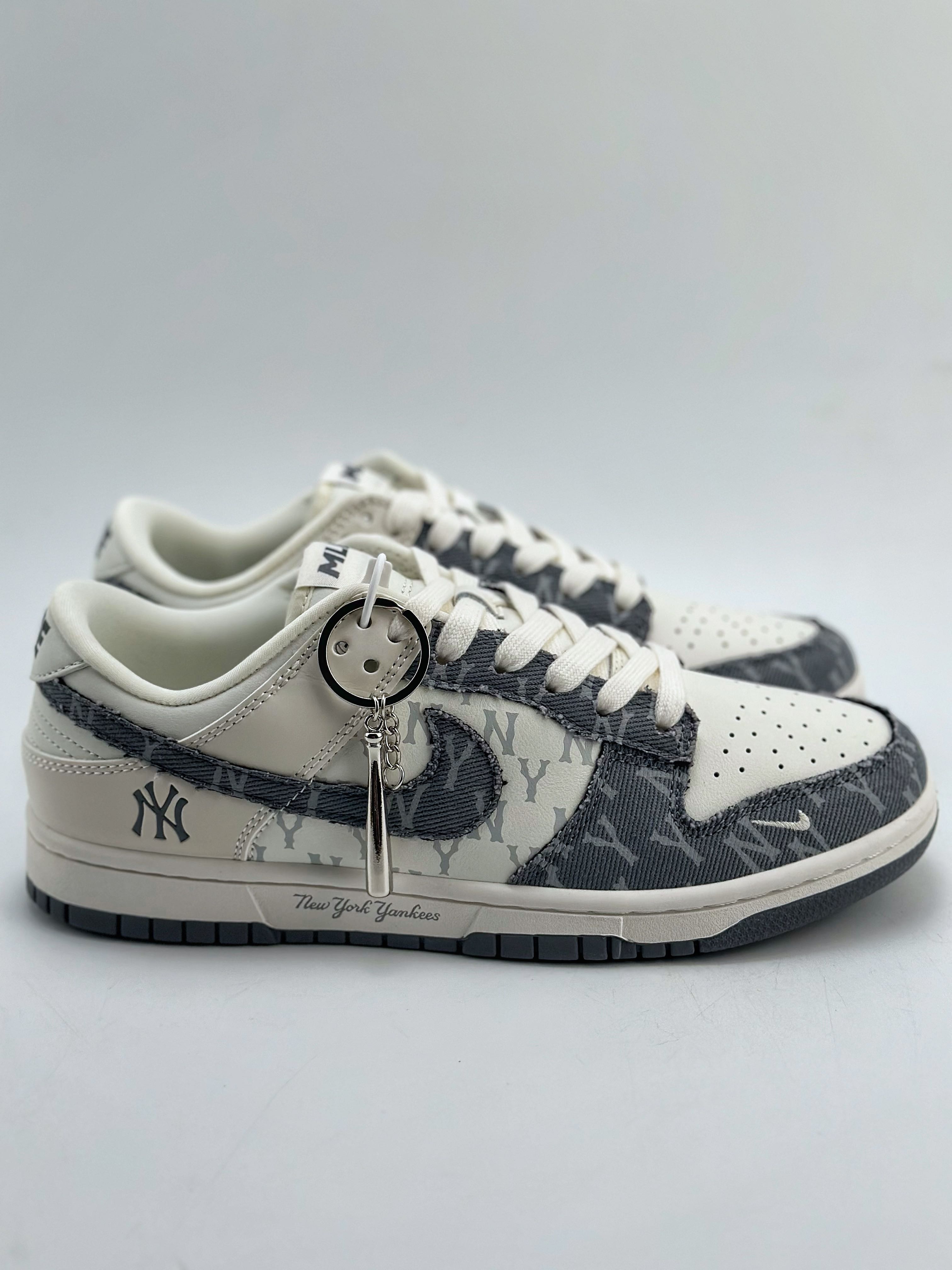 280 Nike SB Dunk Low x MLB 白灰牛仔印花 DQ1098-347