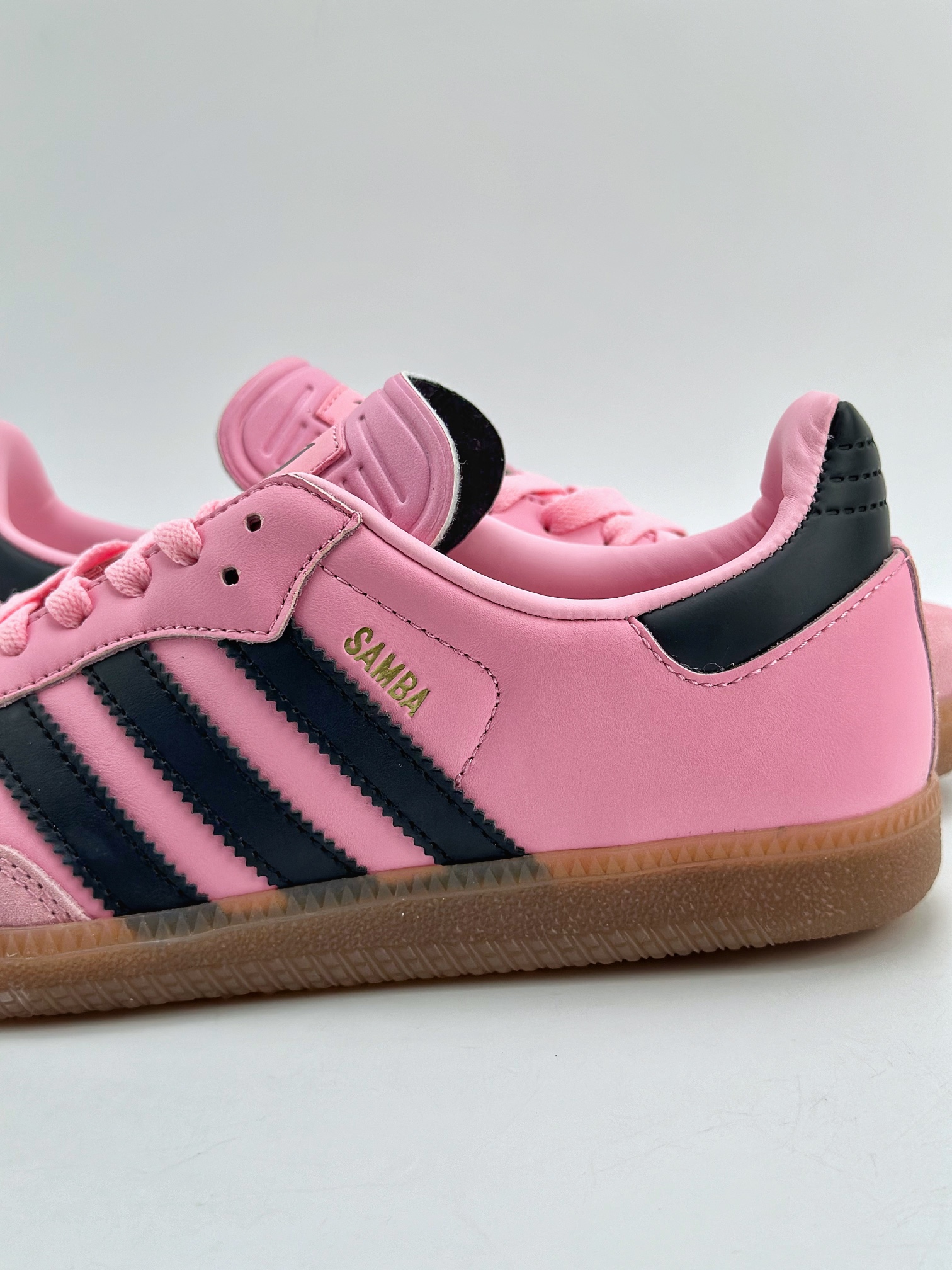 200 adidas originals Samba OG x INTER MIAMI CF 粉黑  IH8158