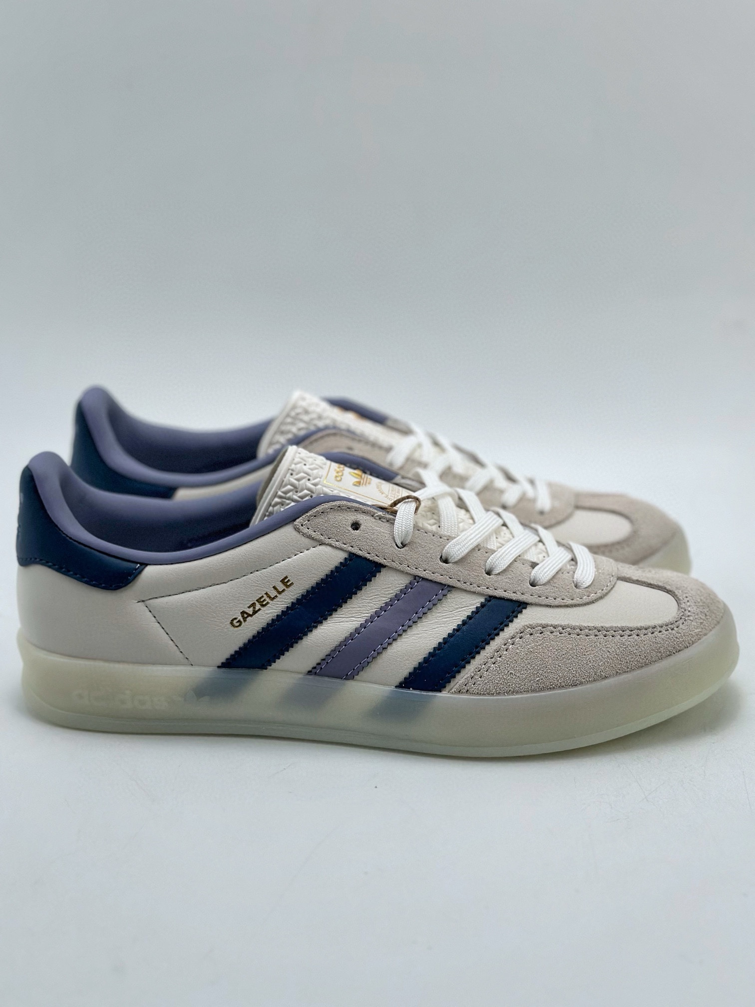 150 adidas Originals Gazelle INdoor 三叶草休闲防滑耐磨低帮板鞋  IG1643