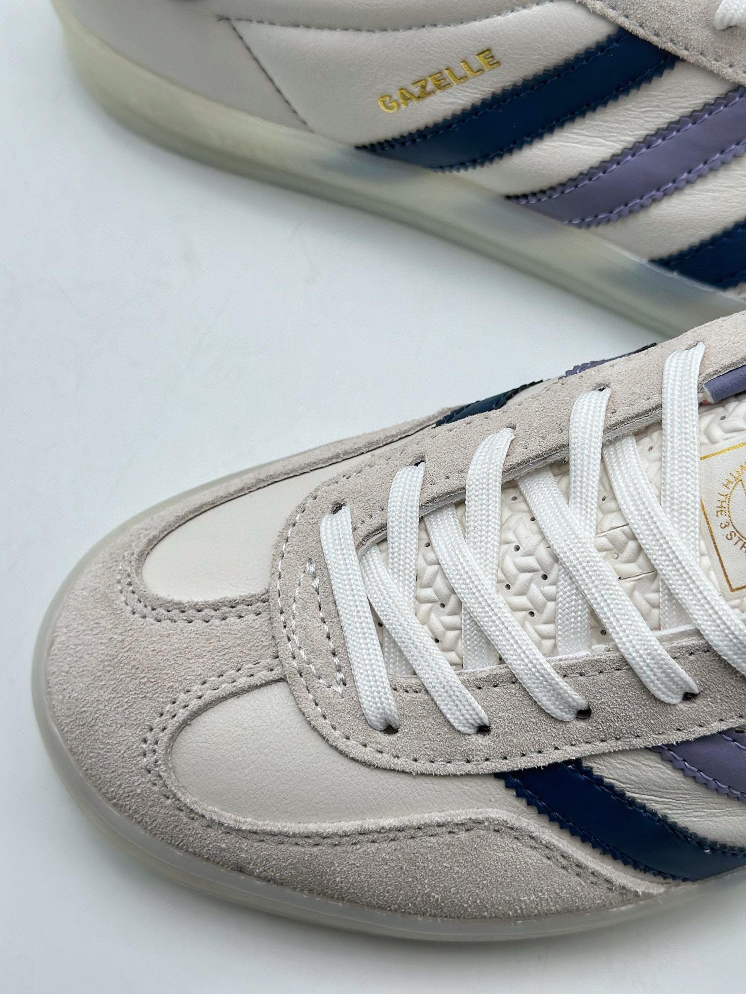 150 adidas Originals Gazelle INdoor 三叶草休闲防滑耐磨低帮板鞋  IG1643