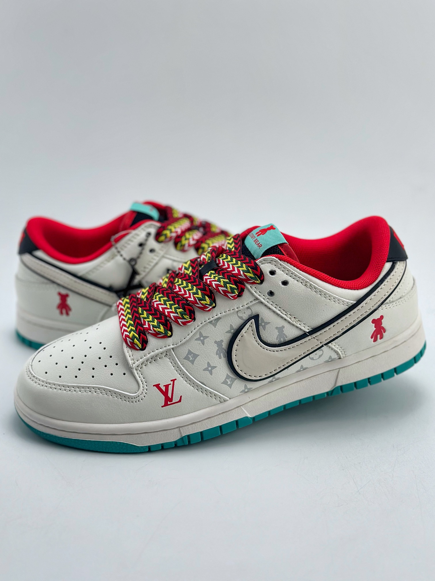 CX专供 毒版公司货 【NK】 Nike SB Dunk Low x Louis Vuitton 白彩红 原装头层材料 独家版型蒸餾加工 帶來的是更好的视觉和脚感体验 皮料切割干净无任何毛边 细节完美 官方货号:SJ2068 240XK