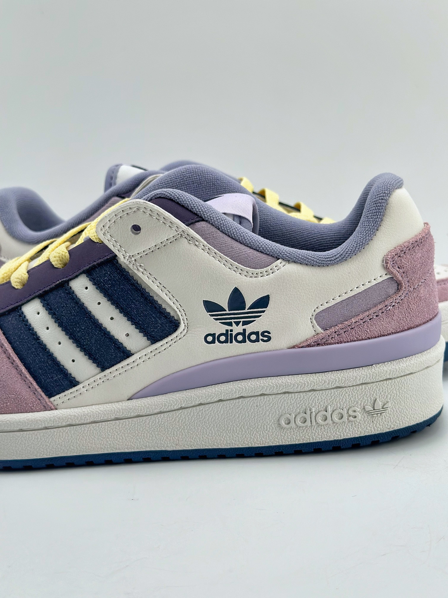 海外渠道版 原盒原标 Adidas Forum Low CL 三叶草低邦经典魔术贴复古板鞋  ID62666C