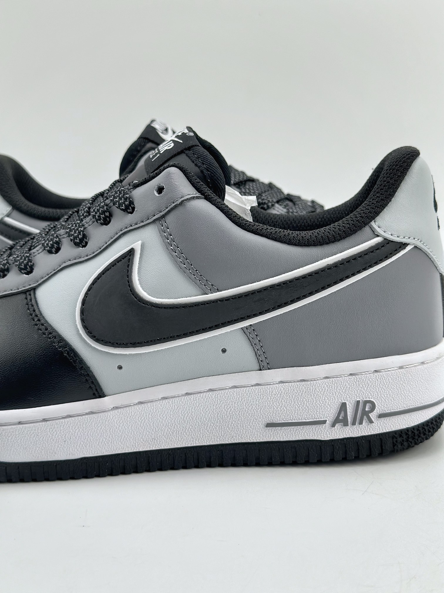 220 Nike Air Force 1 Low 07 黑灰 TP5558-756