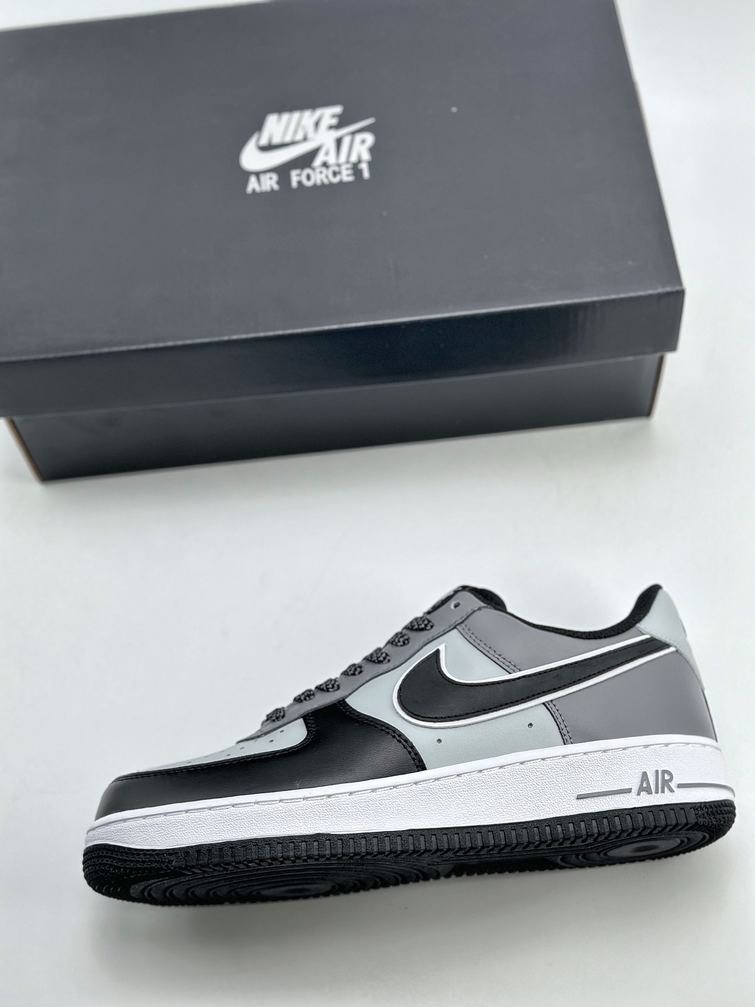 220 Nike Air Force 1 Low 07 黑灰 TP5558-756