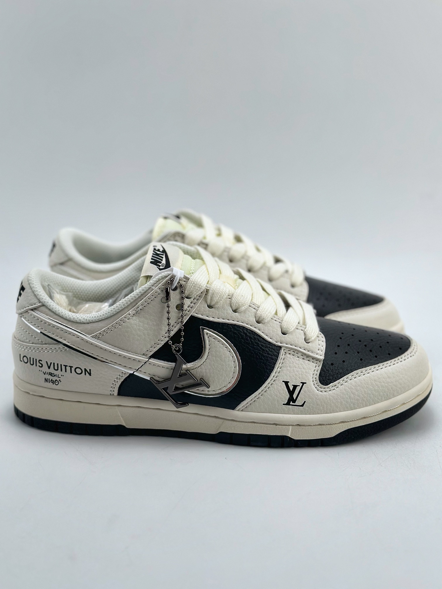 280 Nike SB Dunk Low x Louis Vuitton 白黑 BB8766-208