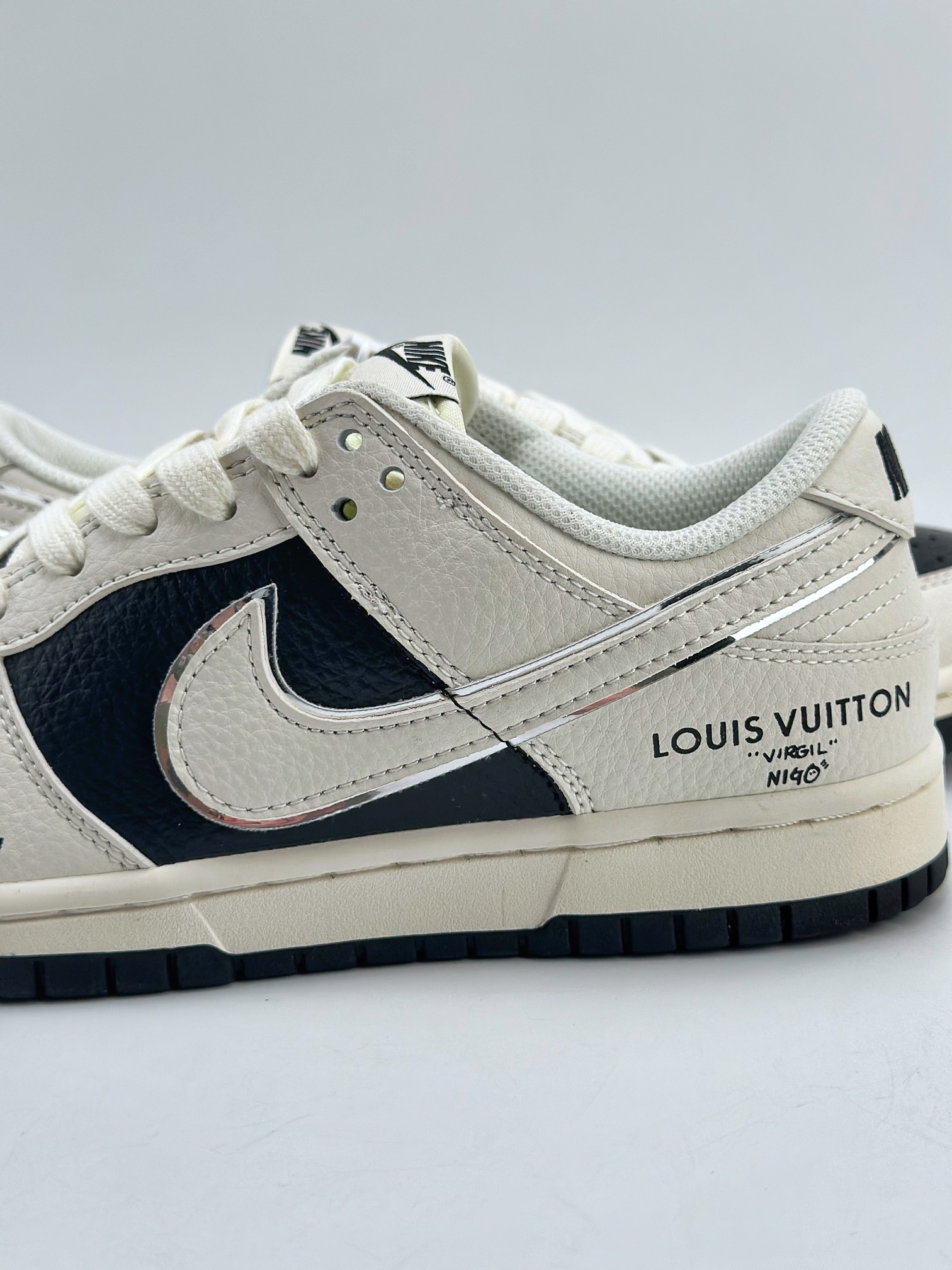 280 Nike SB Dunk Low x Louis Vuitton 白黑 BB8766-208