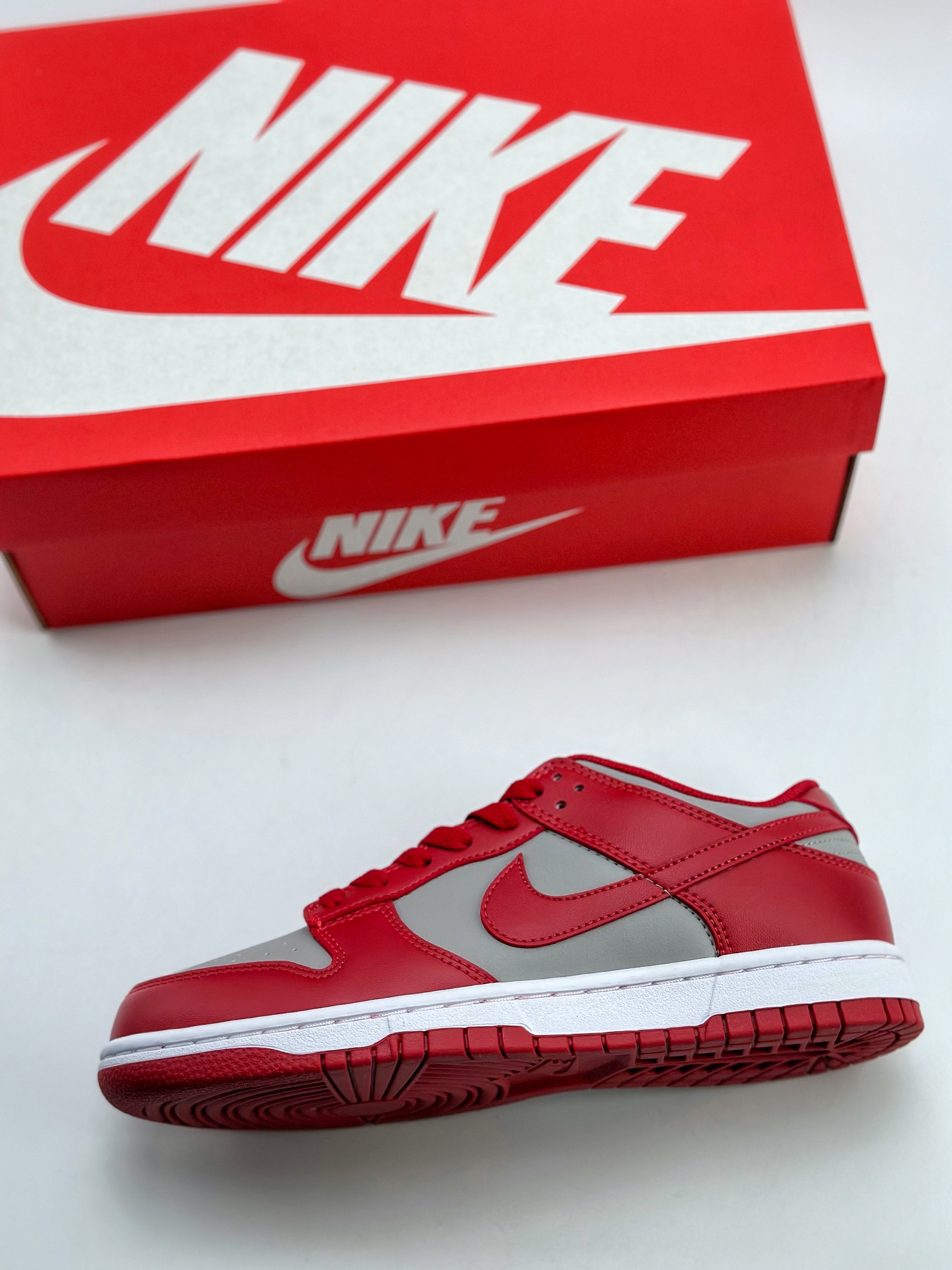 190 NIKE SB Dunk Low Medium Grey 灰红 CW1590-002