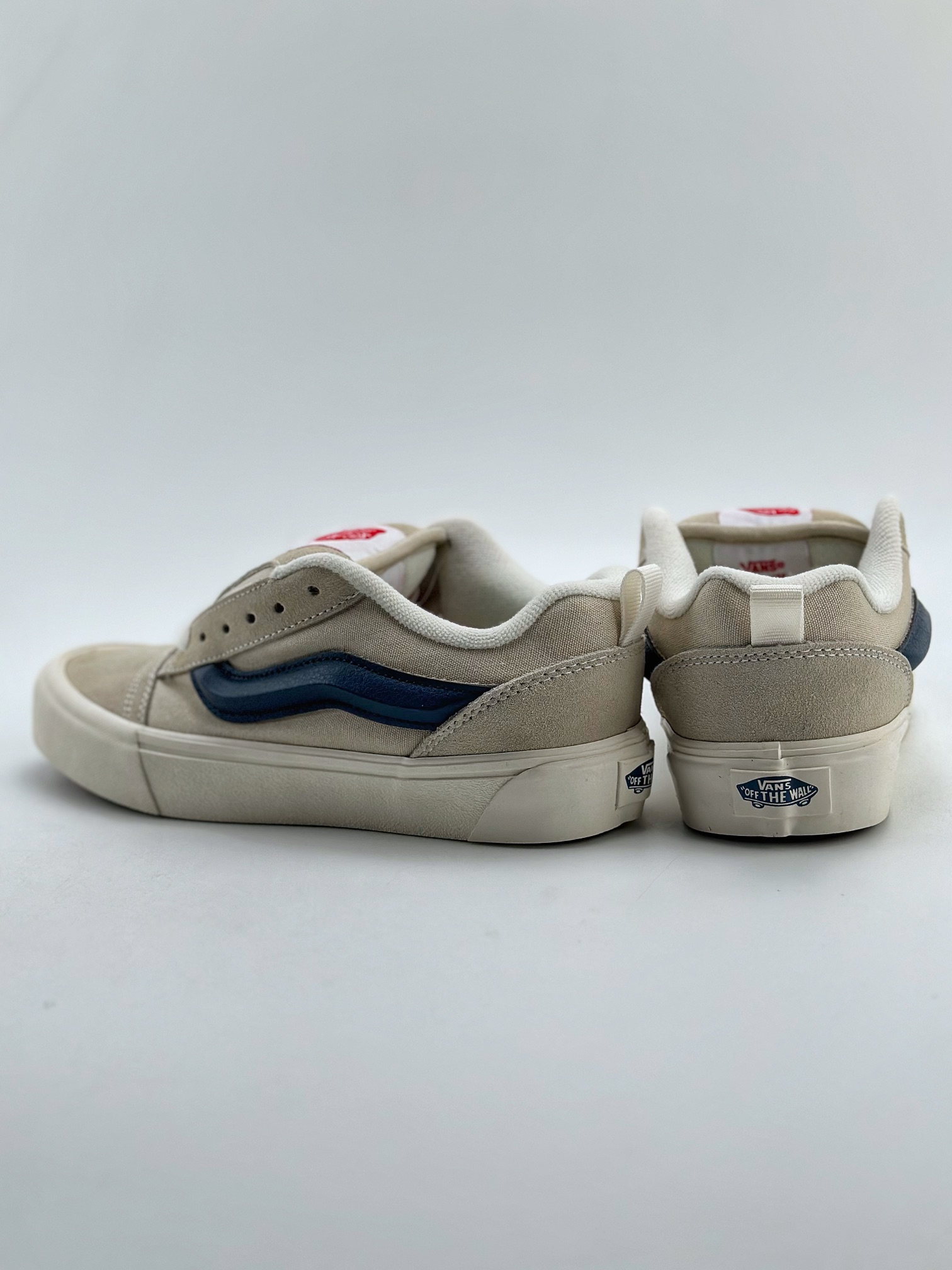 140 Vans Classics Knu Skool 灰蓝厚鞋舌面包鞋 Vans超火的土豆鞋