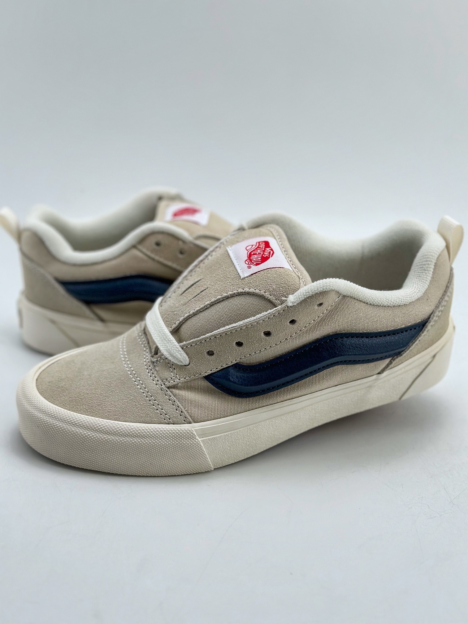 140 Vans Classics Knu Skool 灰蓝厚鞋舌面包鞋 Vans超火的土豆鞋