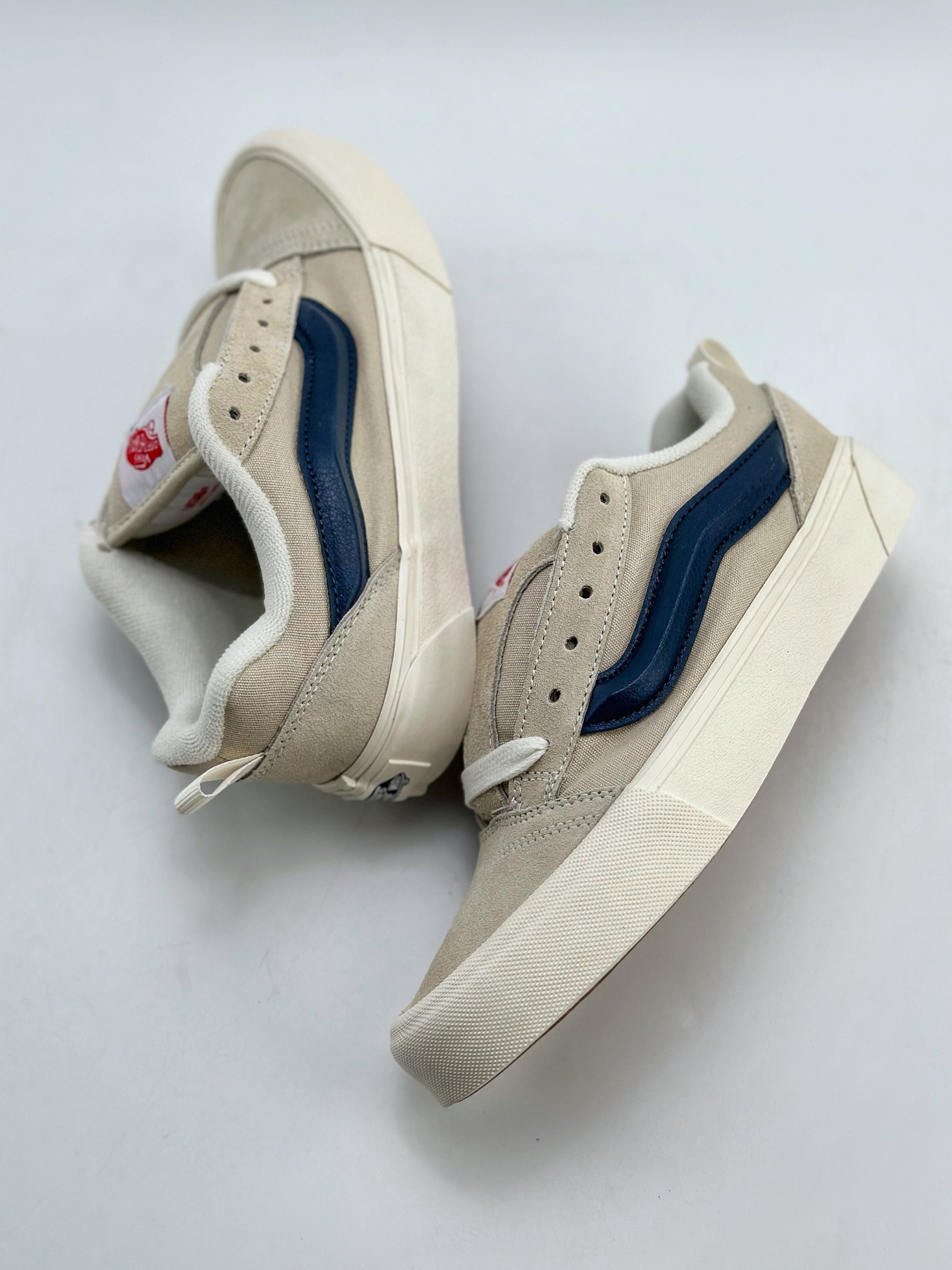 140 Vans Classics Knu Skool 灰蓝厚鞋舌面包鞋 Vans超火的土豆鞋