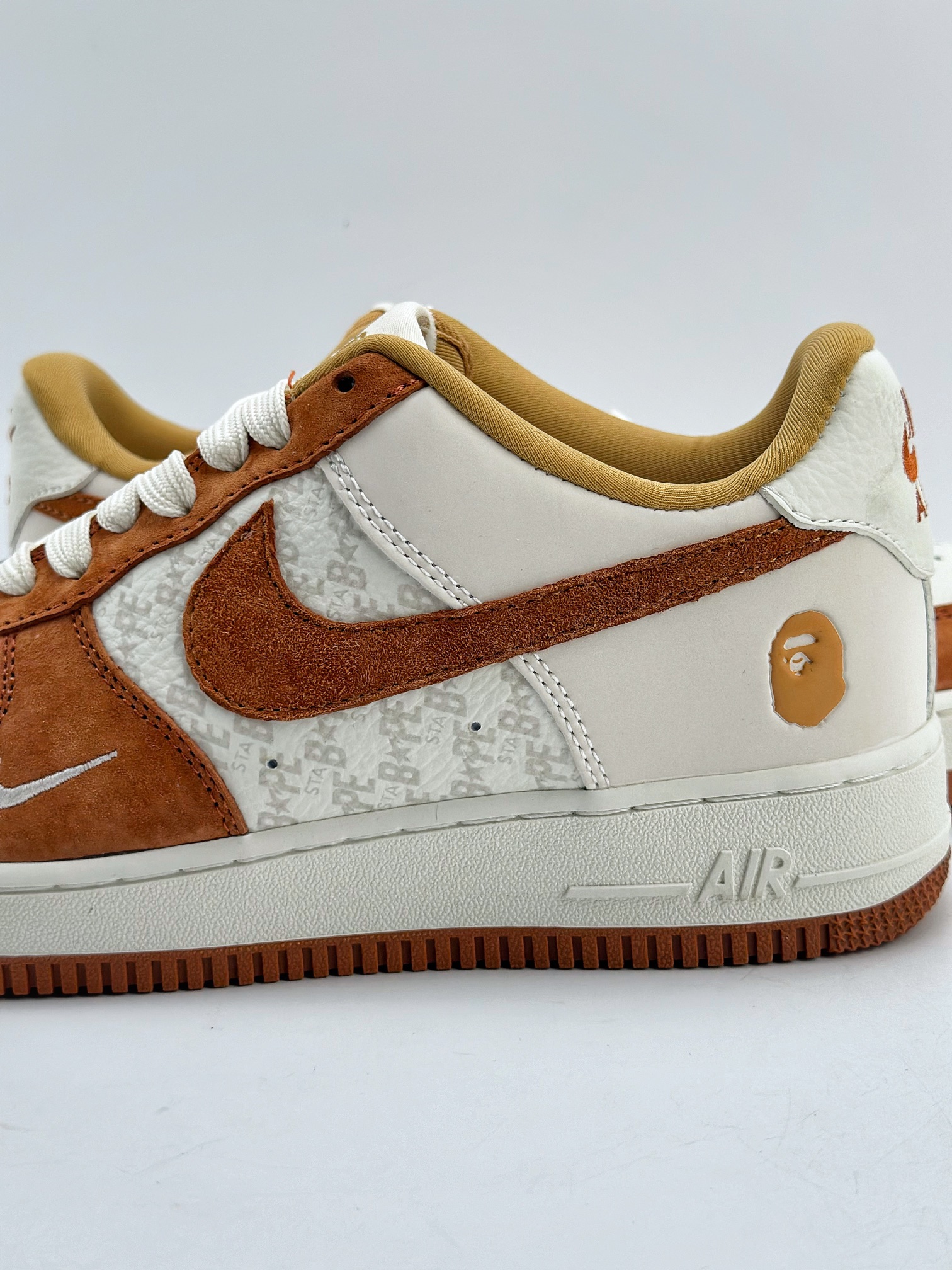 260 Nike Air Force 1 Low 07 x BAPE 白红棕 BA8806-847
