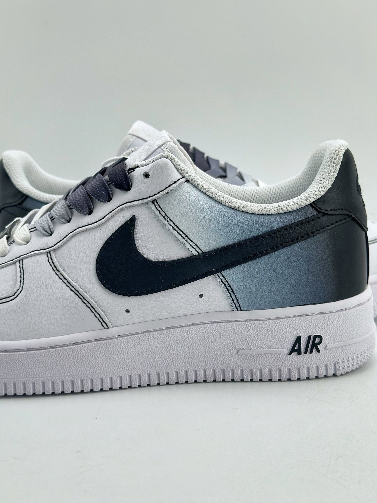 220 Nike Air Force 1 Low 07 白黑渐变 FN0366-101