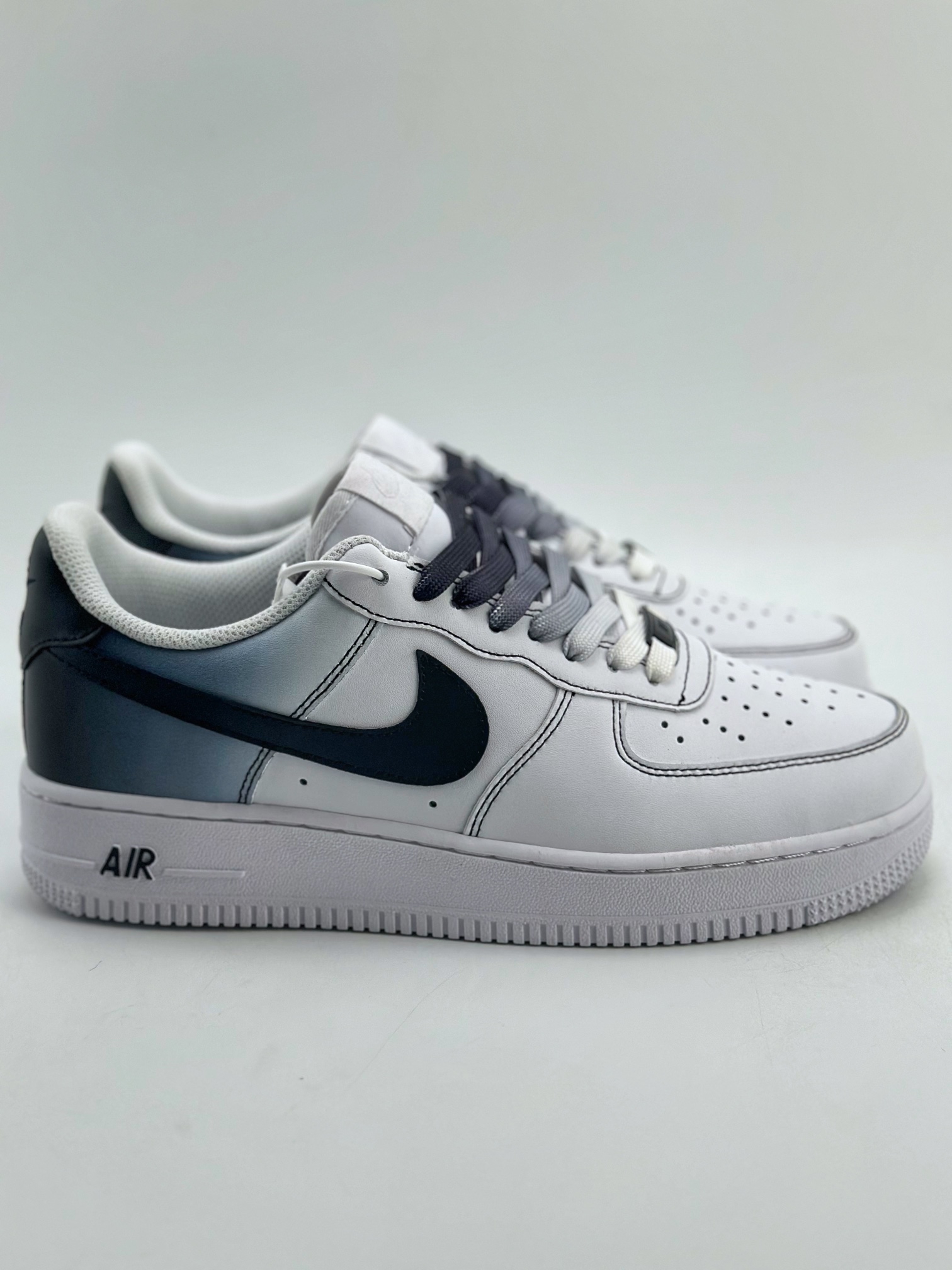 220 Nike Air Force 1 Low 07 白黑渐变 FN0366-101