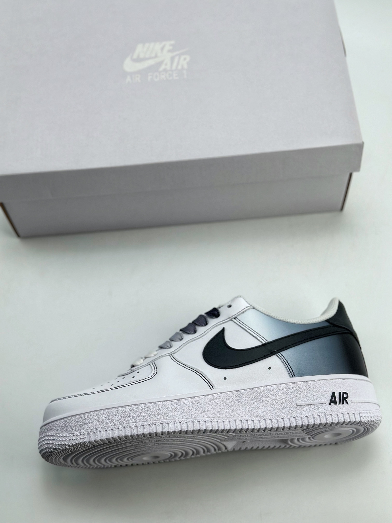 220 Nike Air Force 1 Low 07 白黑渐变 FN0366-101